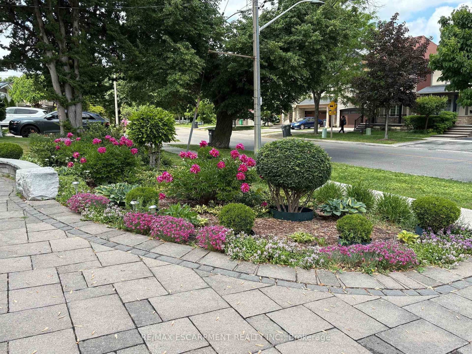 3084 Constitution Boulevard thumbnail 4