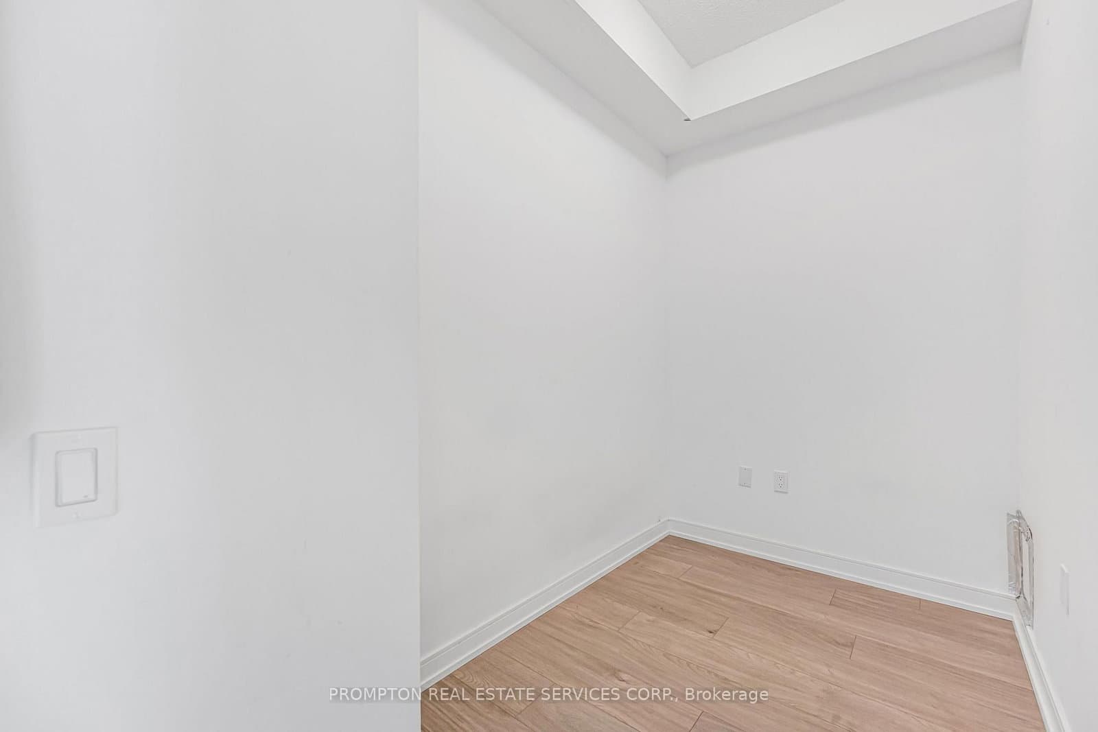 8 Nahani Way, Unit 3320 thumbnail 3