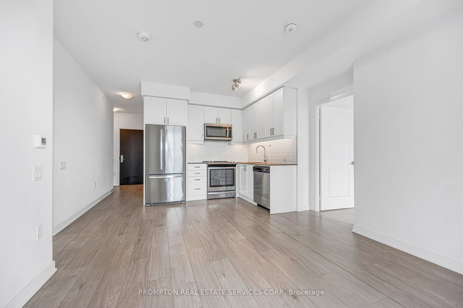 8 Nahani Way, Unit 3320 thumbnail 6