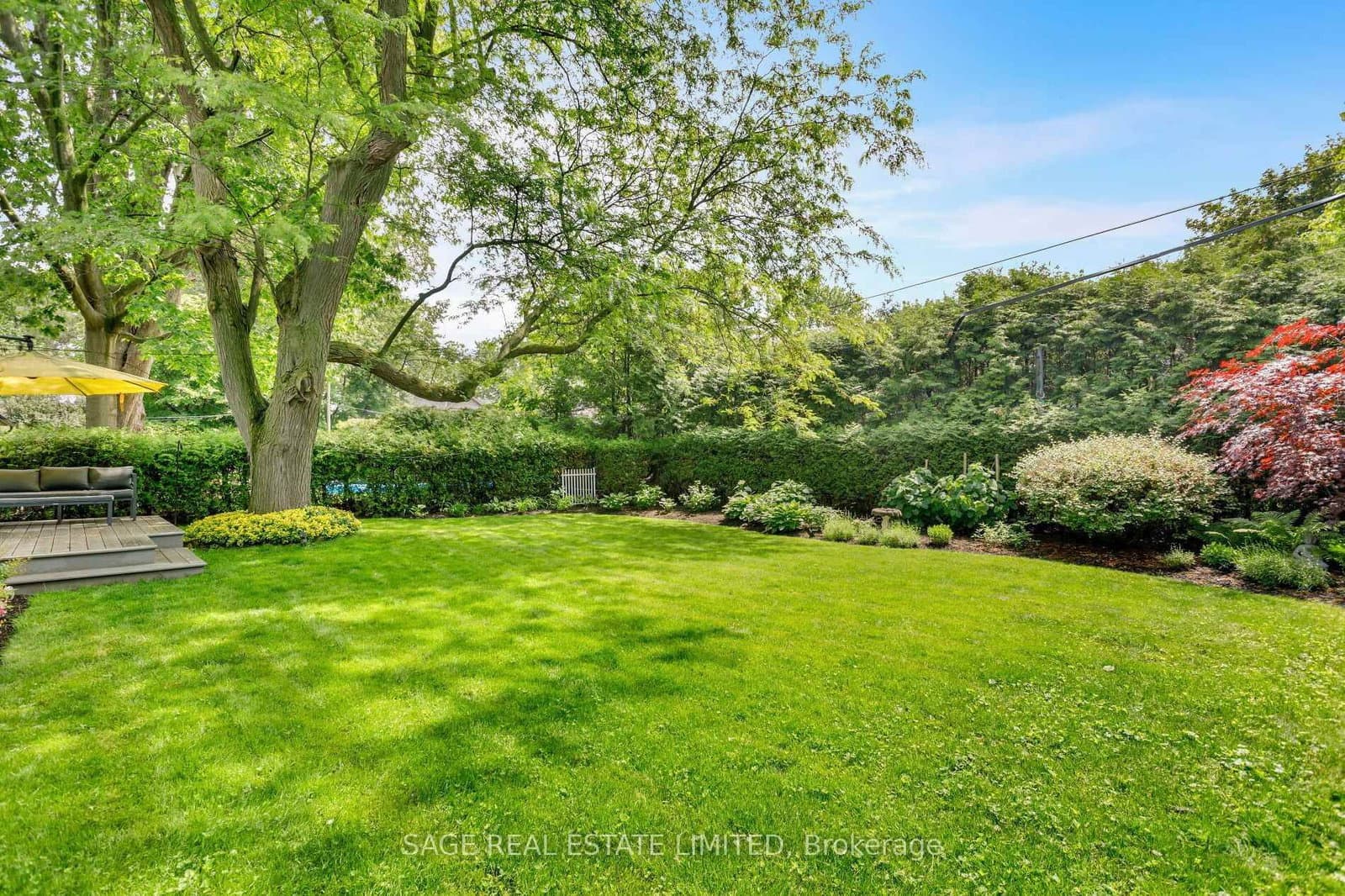 2194 Yorkshire Crescent thumbnail 43