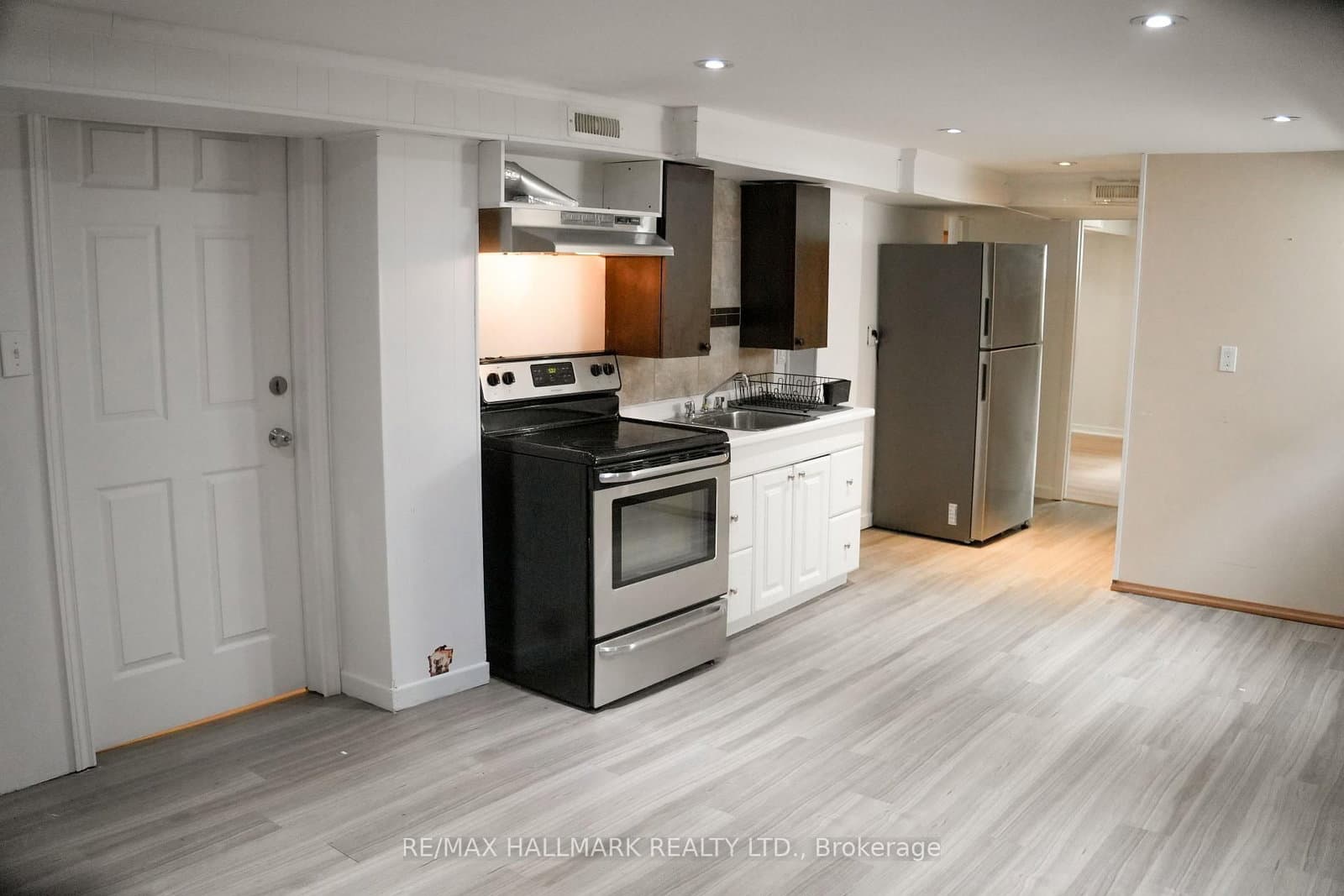 1191 Islington Avenue, Unit Basement thumbnail 2