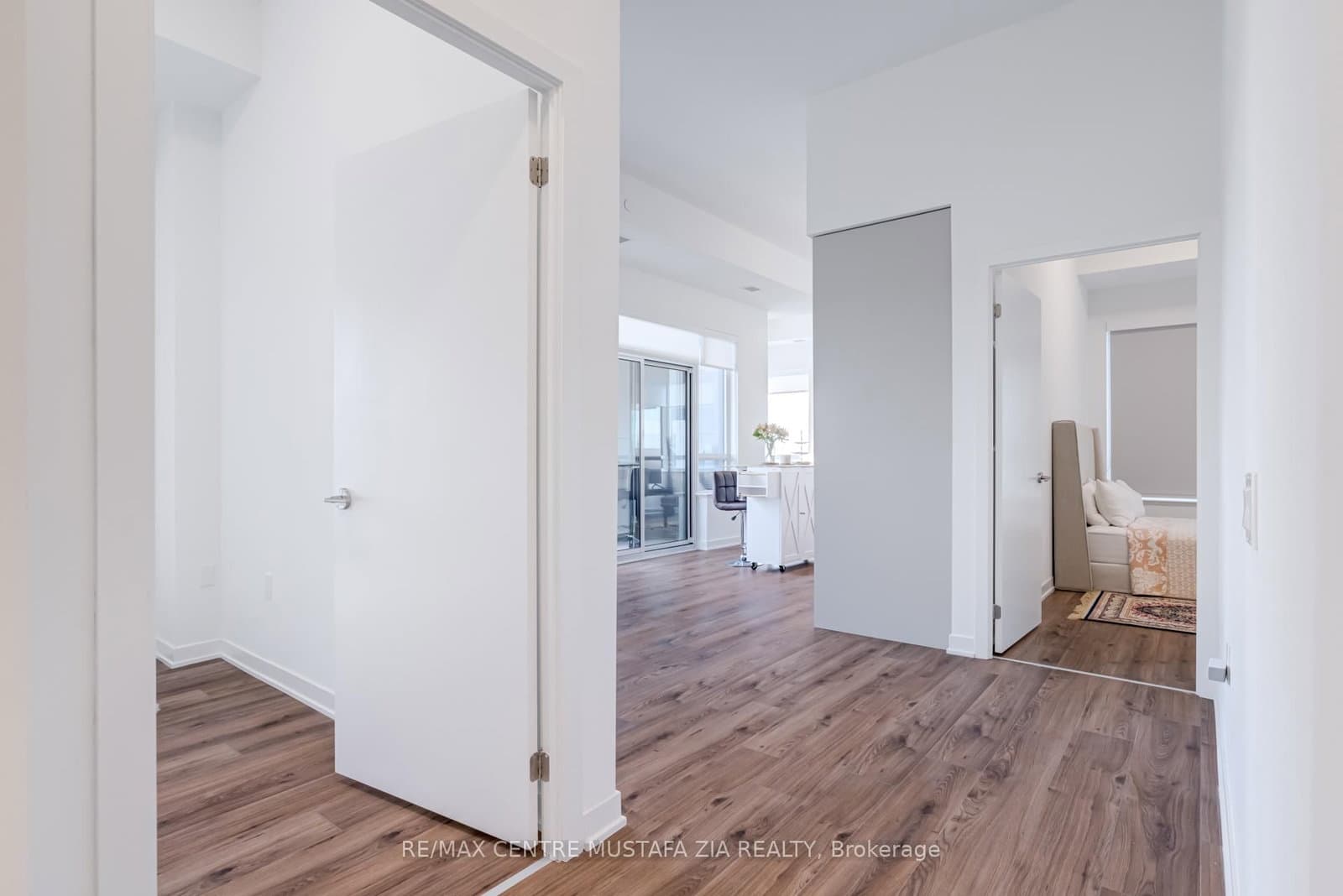 395 Dundas Street W, Unit 217 thumbnail 13