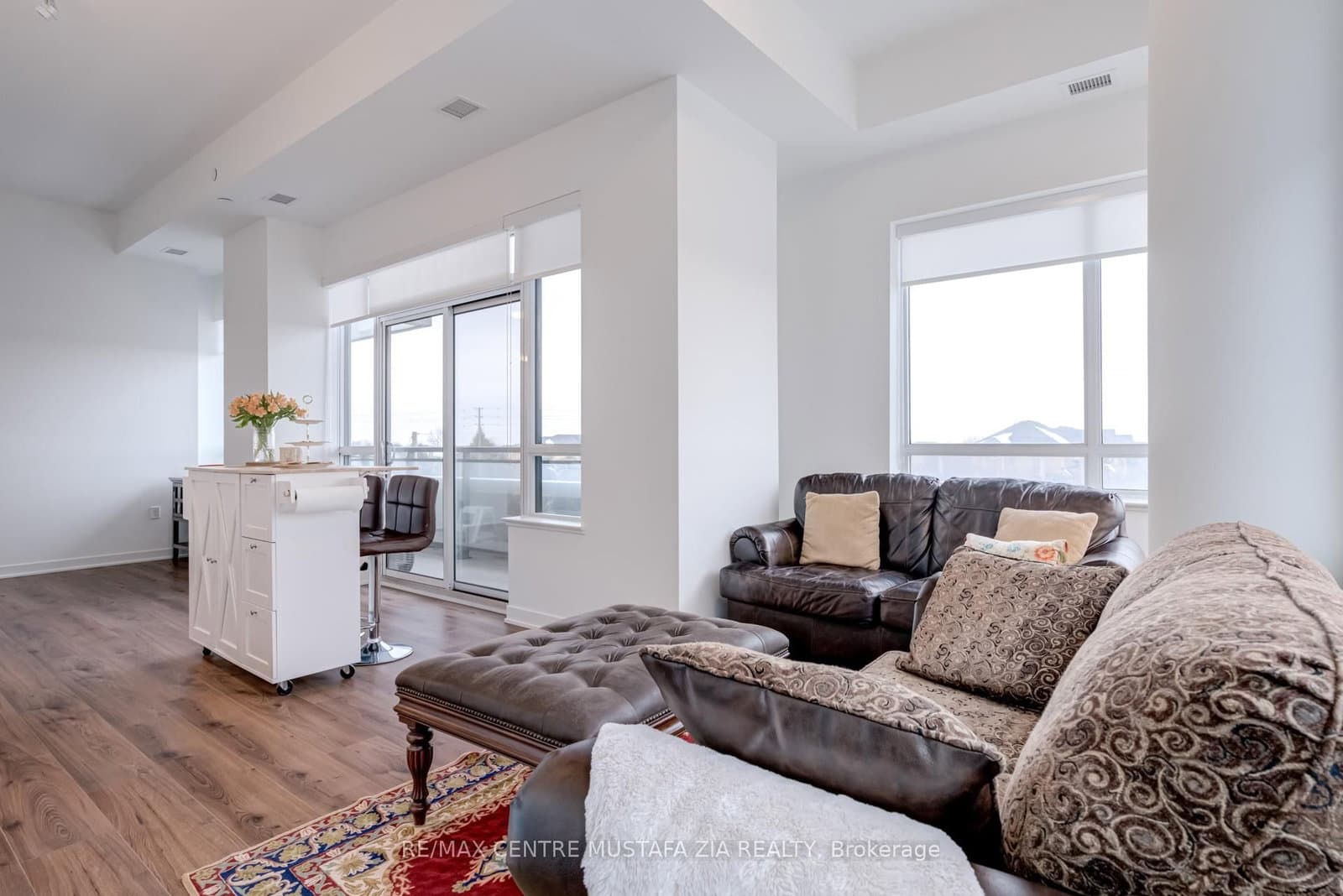 395 Dundas Street W, Unit 217 thumbnail 21