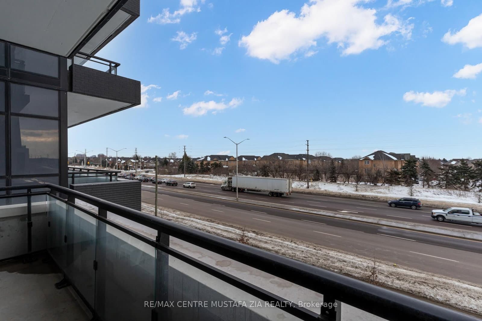 395 Dundas Street W, Unit 217 thumbnail 34