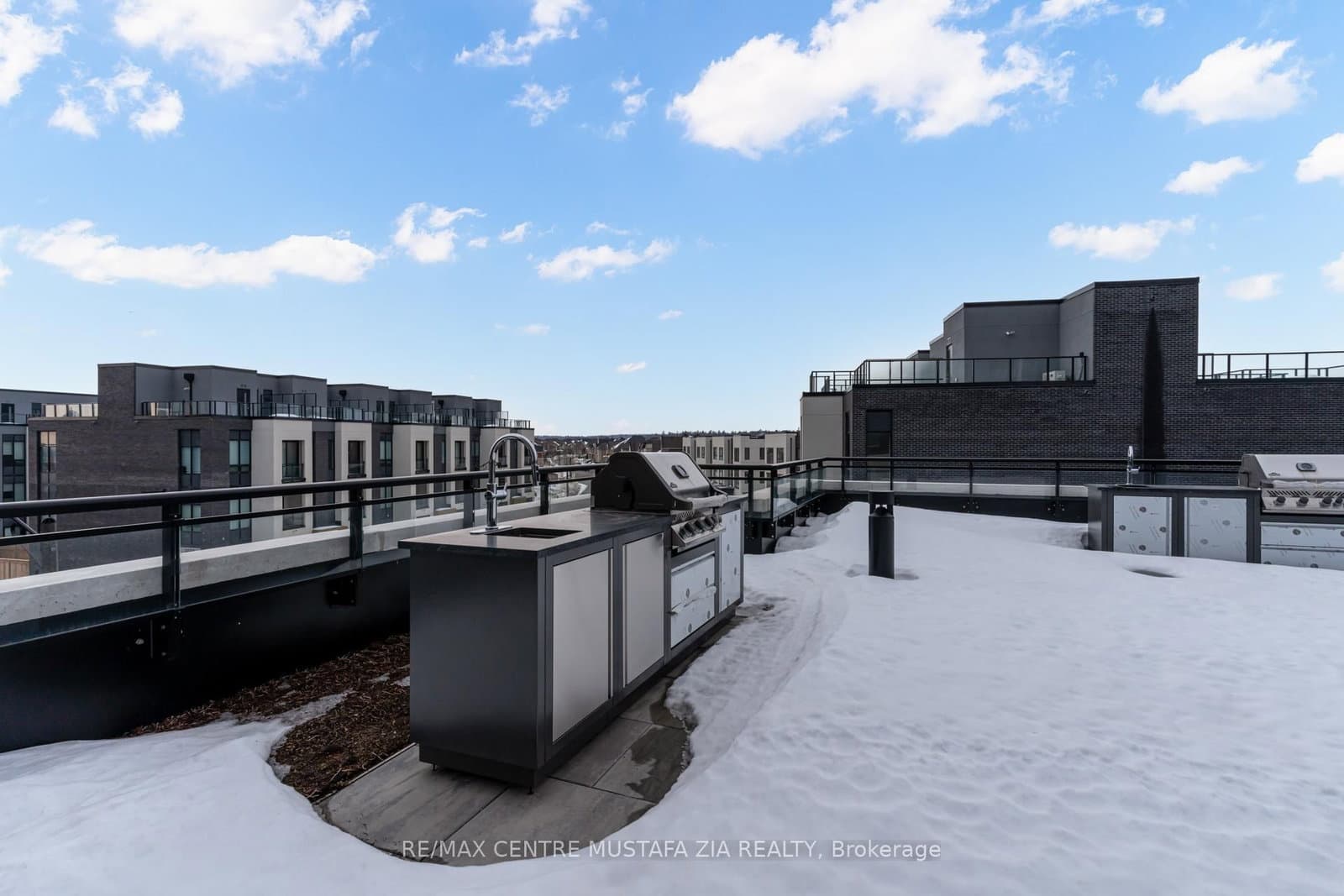395 Dundas Street W, Unit 217 thumbnail 40