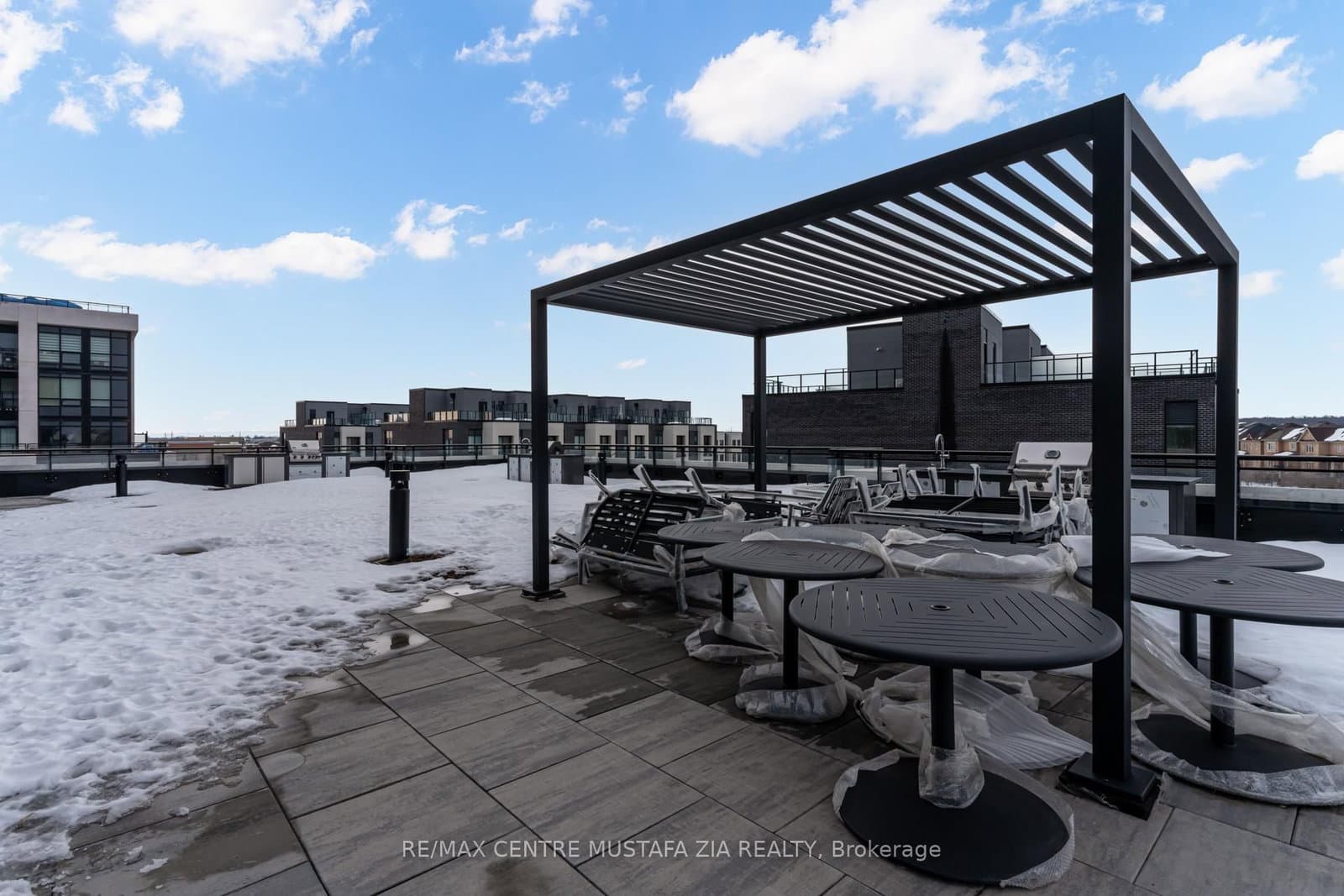 395 Dundas Street W, Unit 217 thumbnail 41