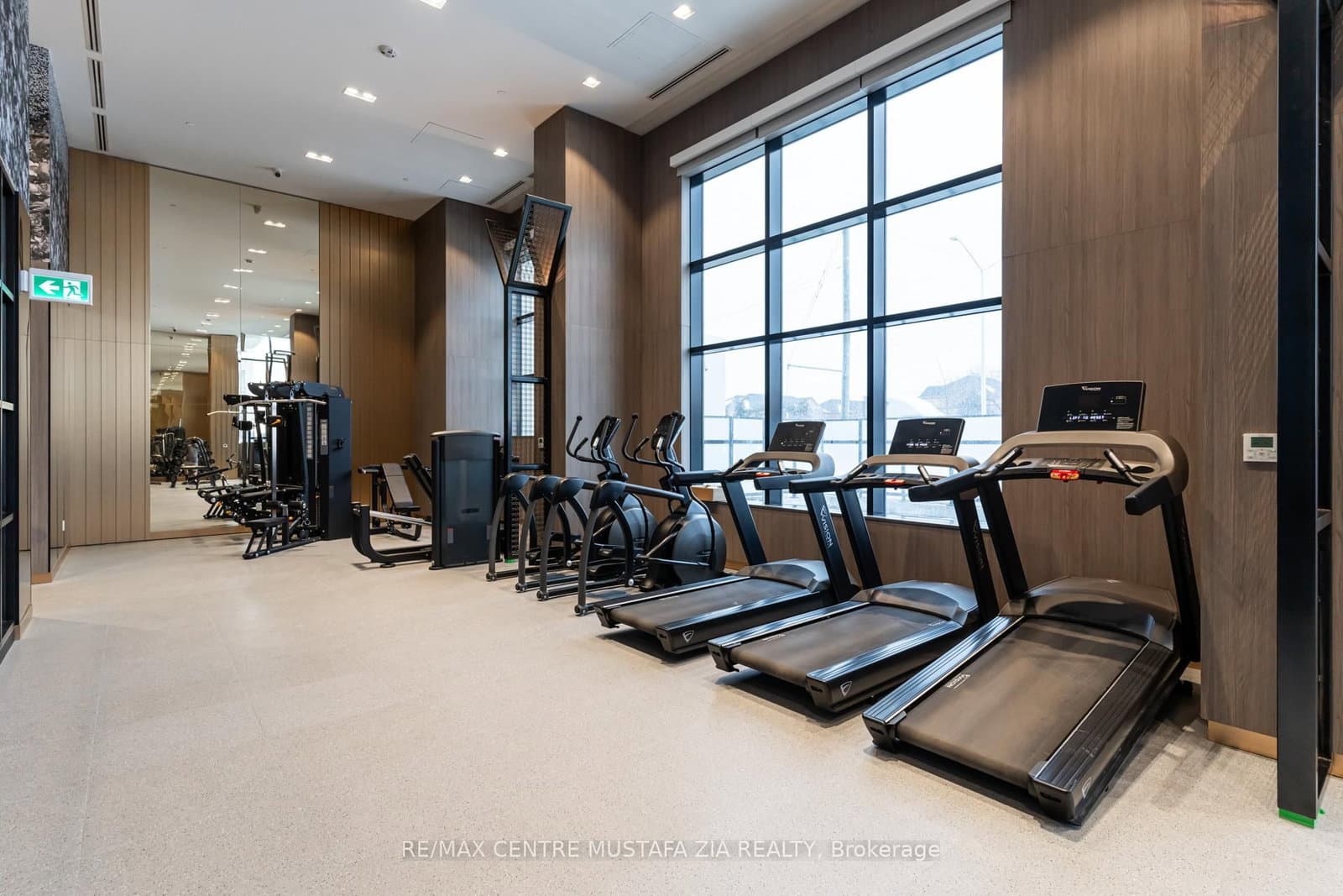 395 Dundas Street W, Unit 217 thumbnail 42