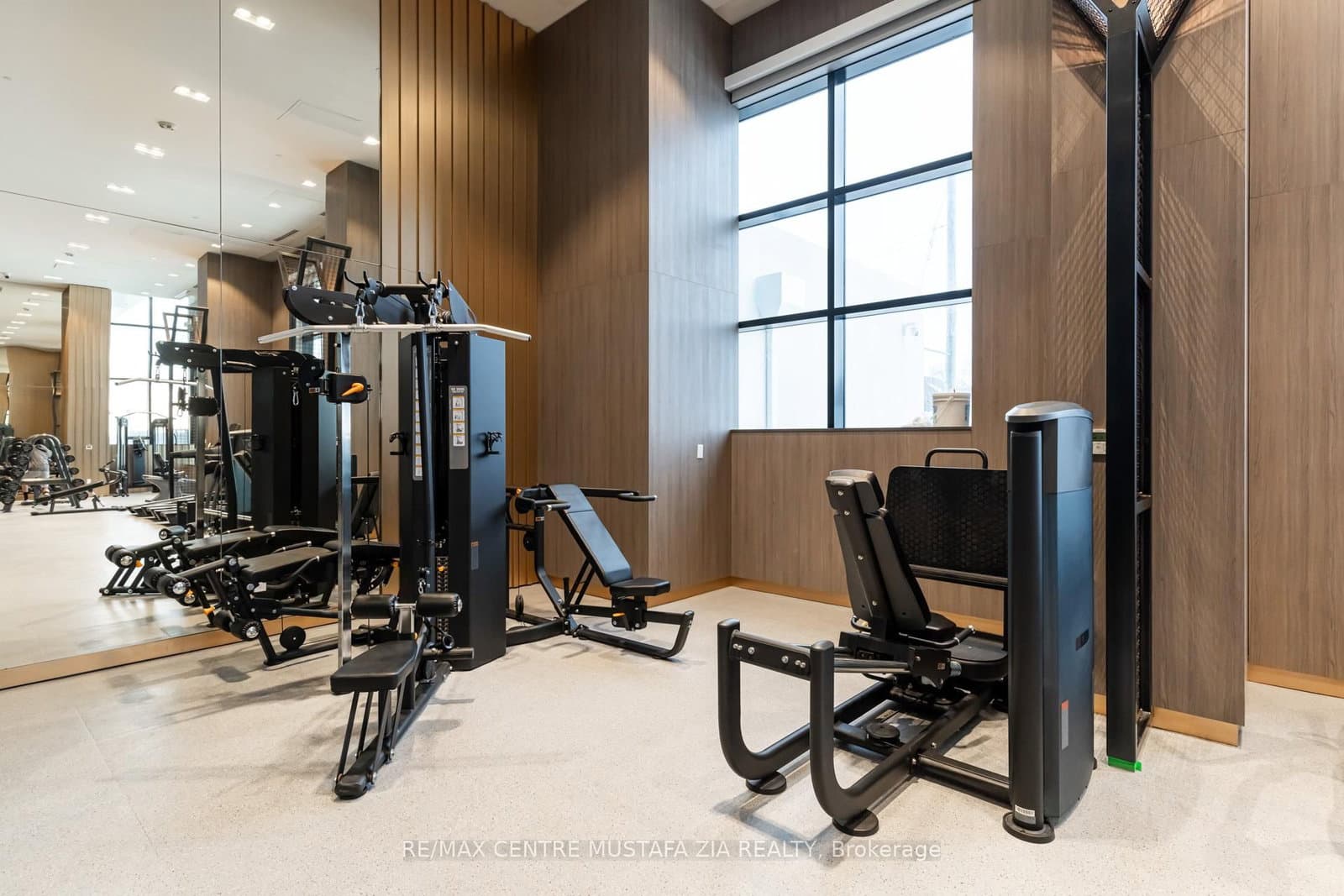 395 Dundas Street W, Unit 217 thumbnail 43