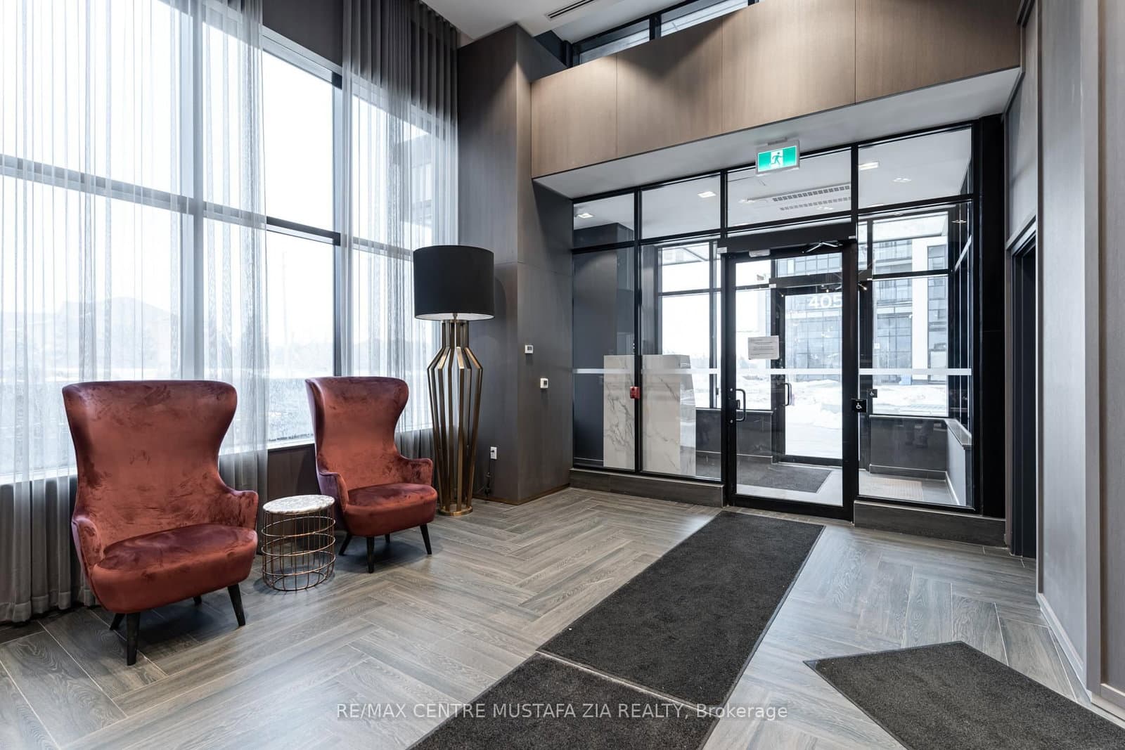 395 Dundas Street W, Unit 217 thumbnail 5