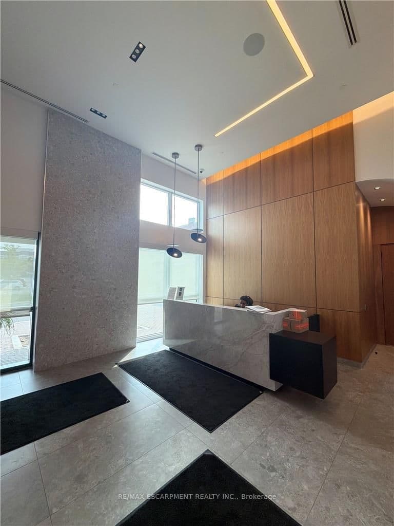 509 Dundas Street W, Unit 616 thumbnail 4