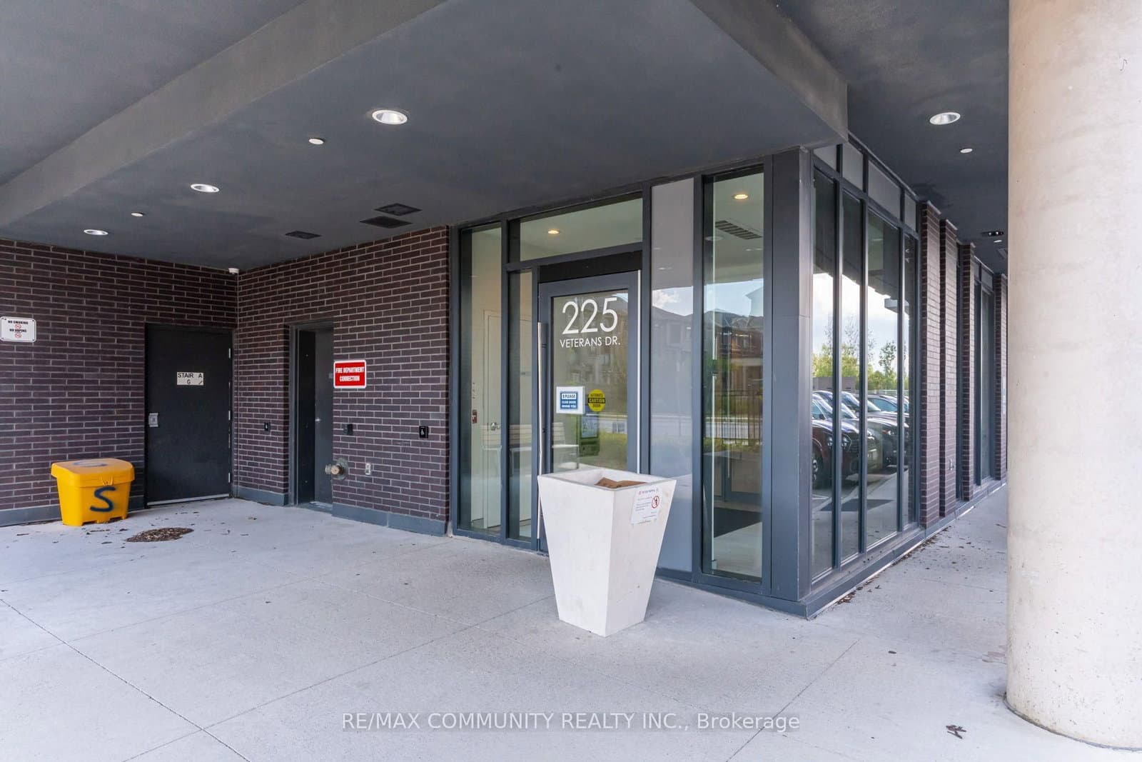 225 Veterans Drive, Unit 1206 thumbnail 5