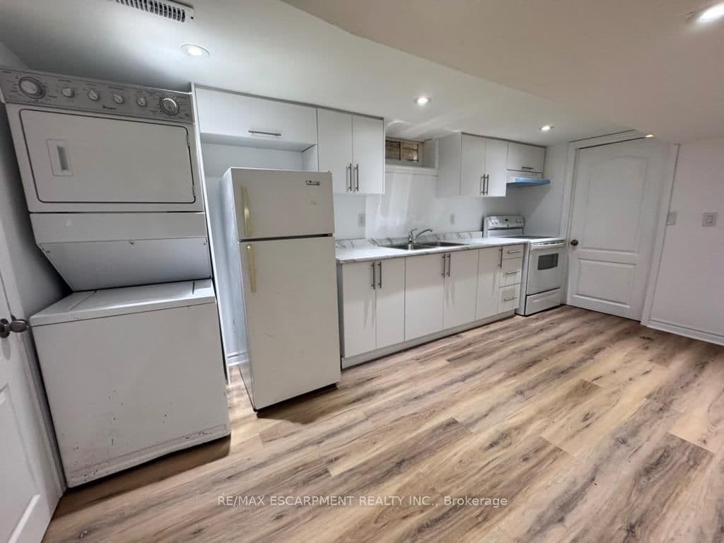 46 Plains Road E, Unit Lower Unit thumbnail 8
