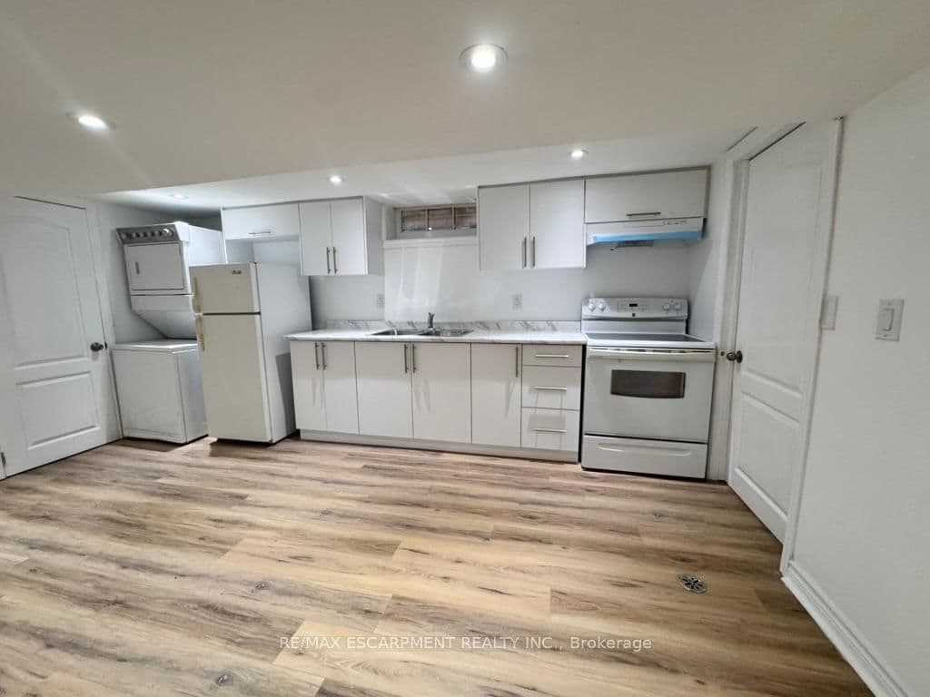 46 Plains Road E, Unit Lower Unit thumbnail 9