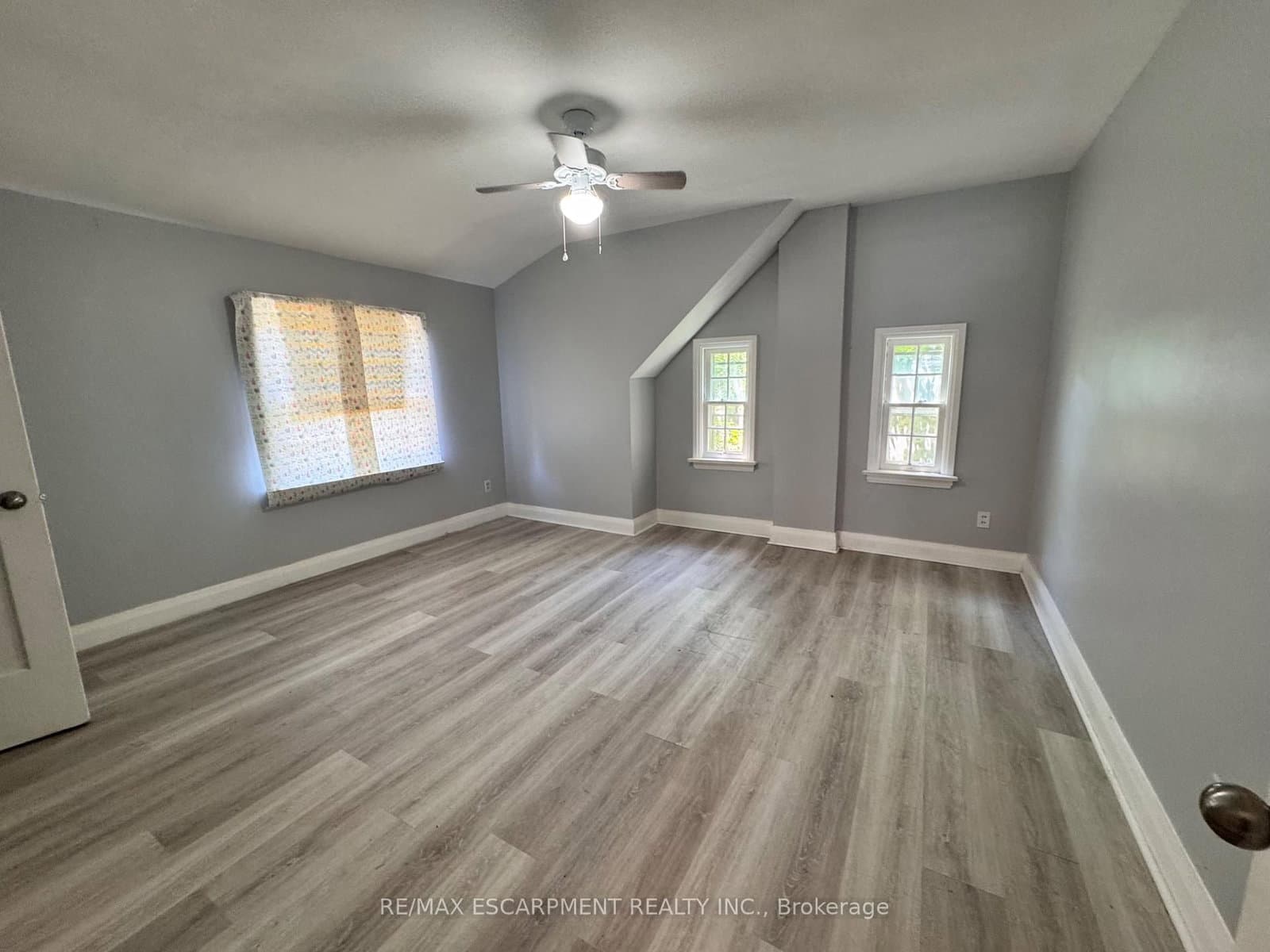 46 Plains Road, Unit Upper Unit thumbnail 16