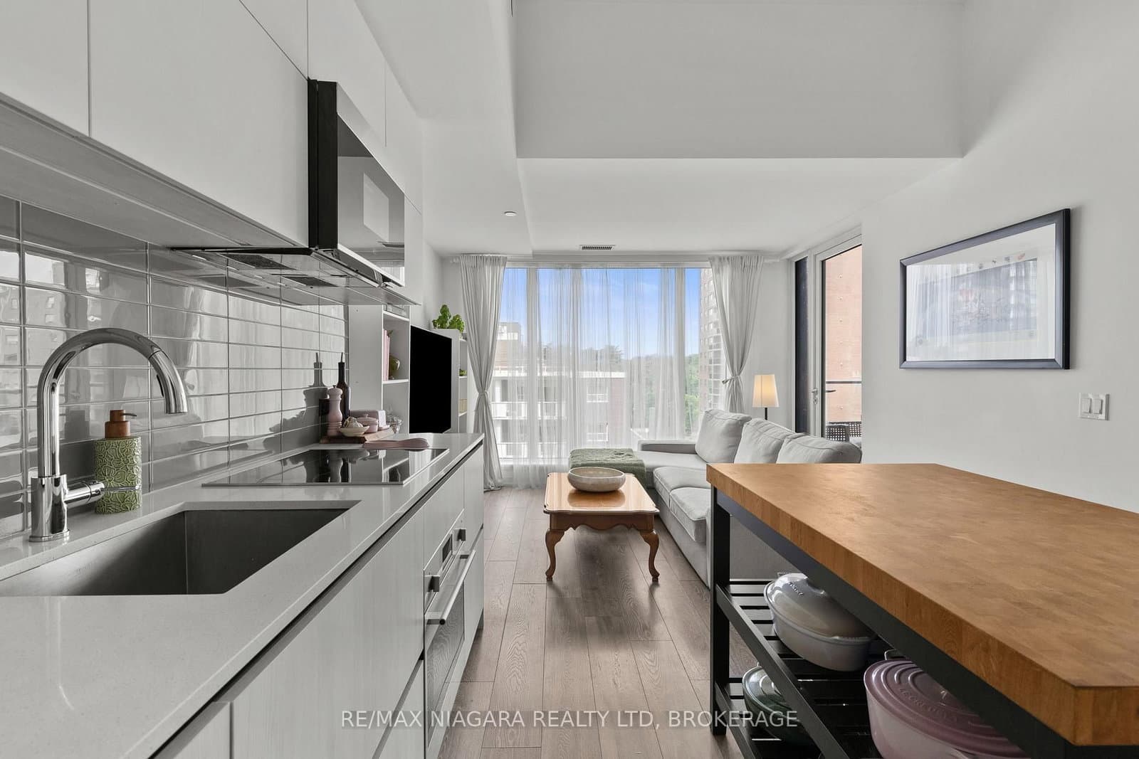 21 Park Street E, Unit 717 thumbnail 12