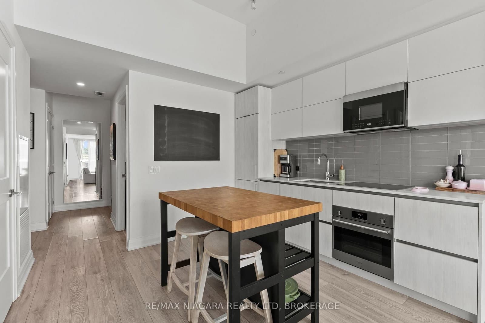 21 Park Street E, Unit 717 thumbnail 13