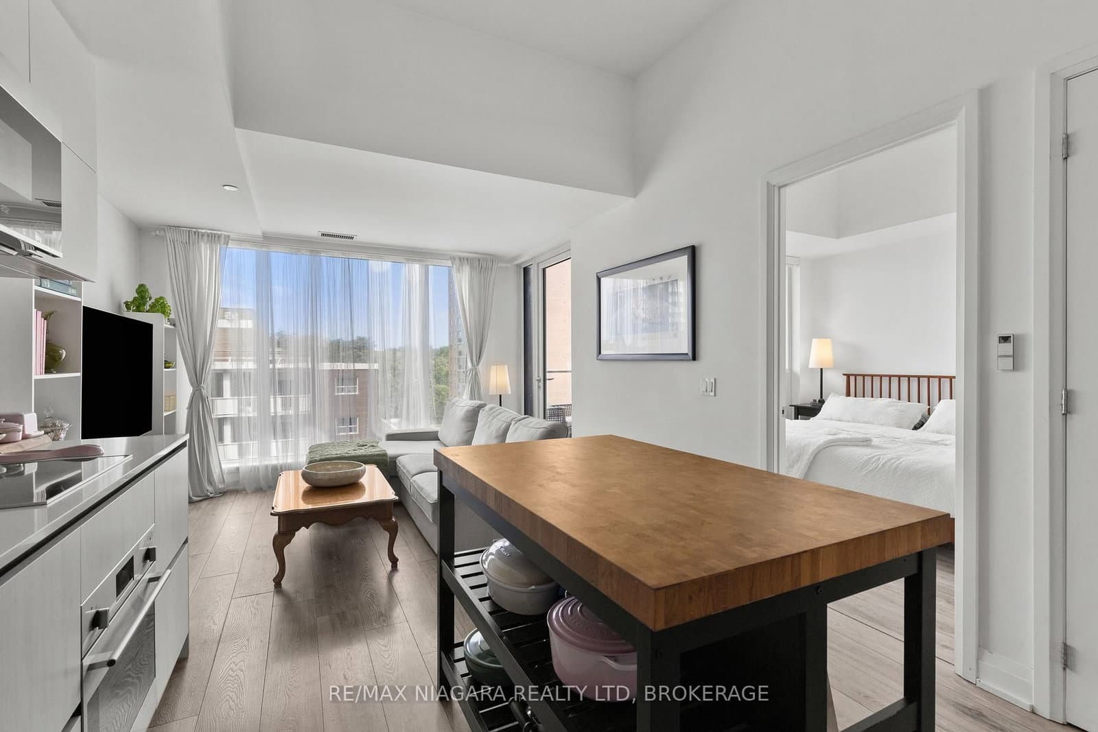 21 Park Street E, Unit 717 thumbnail 14