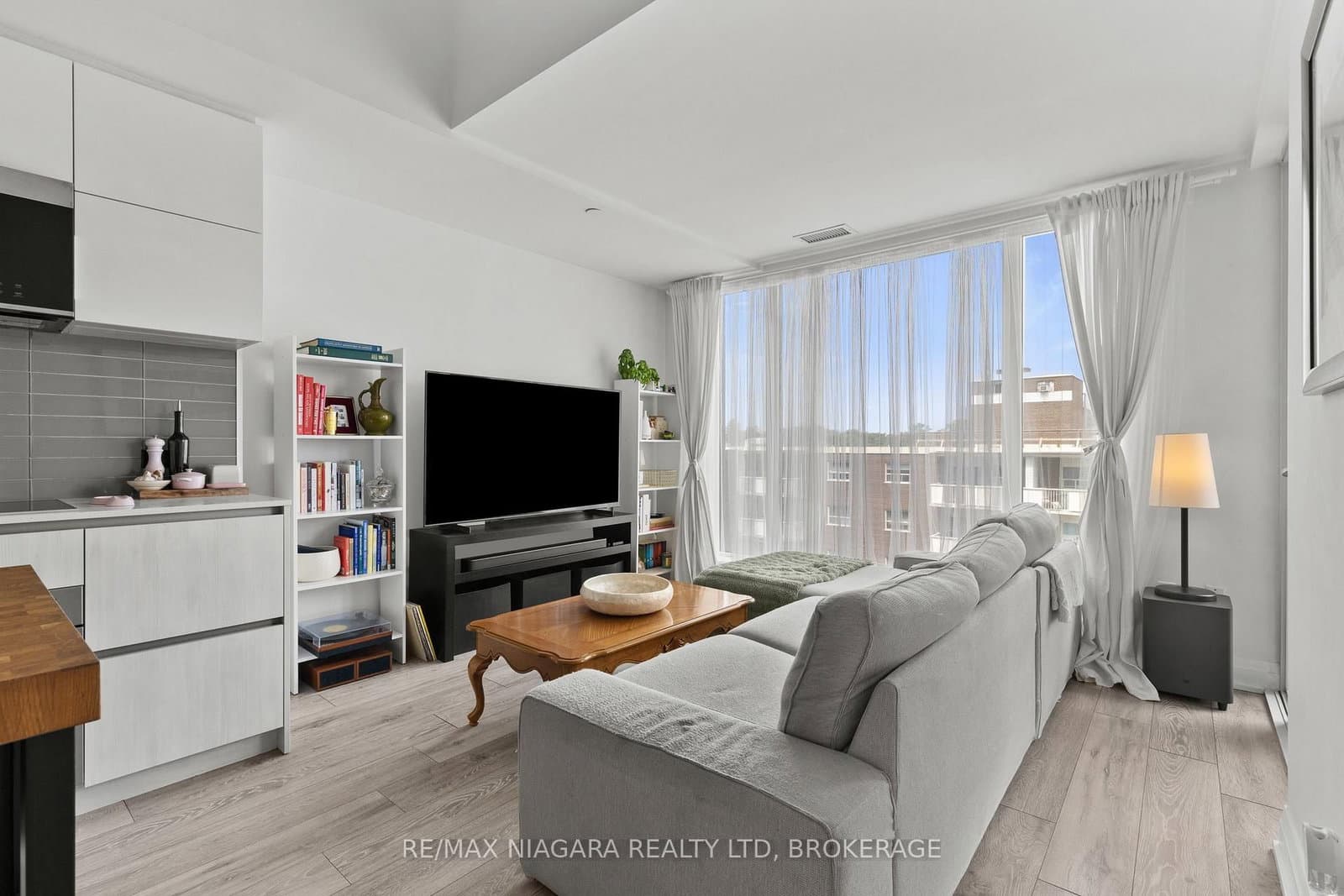 21 Park Street E, Unit 717 thumbnail 15