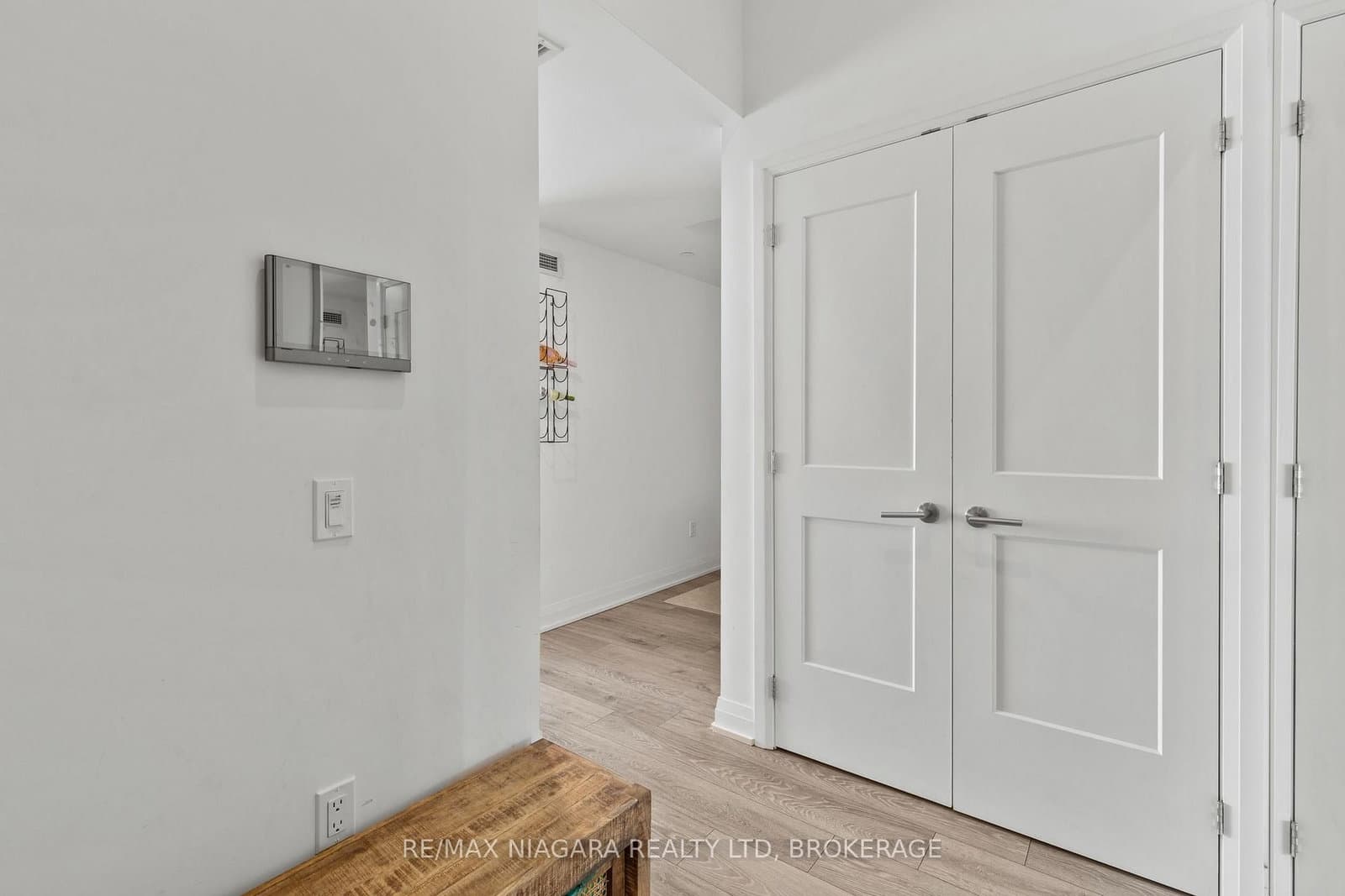 21 Park Street E, Unit 717 thumbnail 21