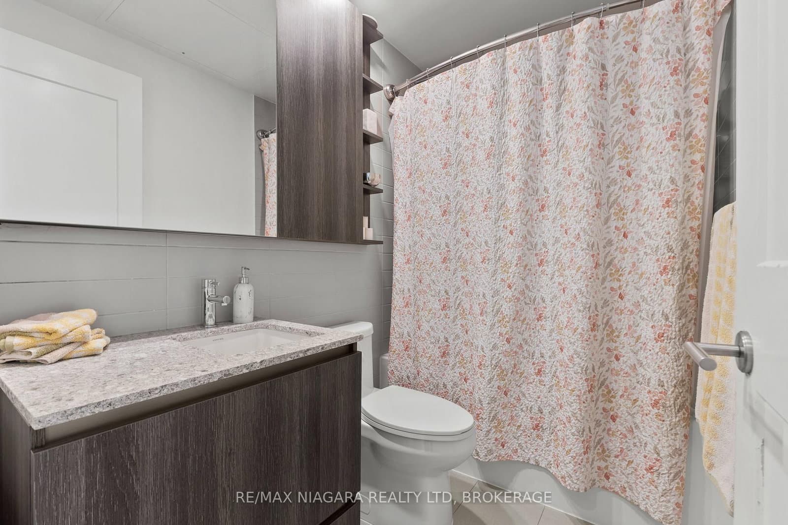 21 Park Street E, Unit 717 thumbnail 25