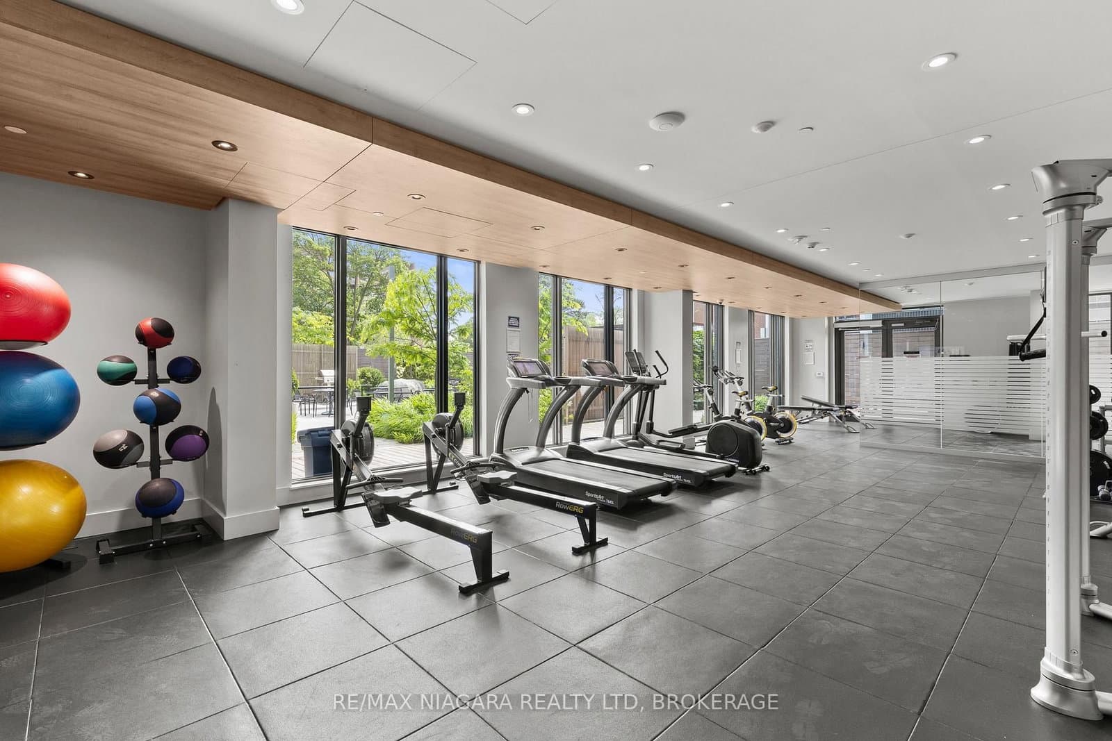 21 Park Street E, Unit 717 thumbnail 29