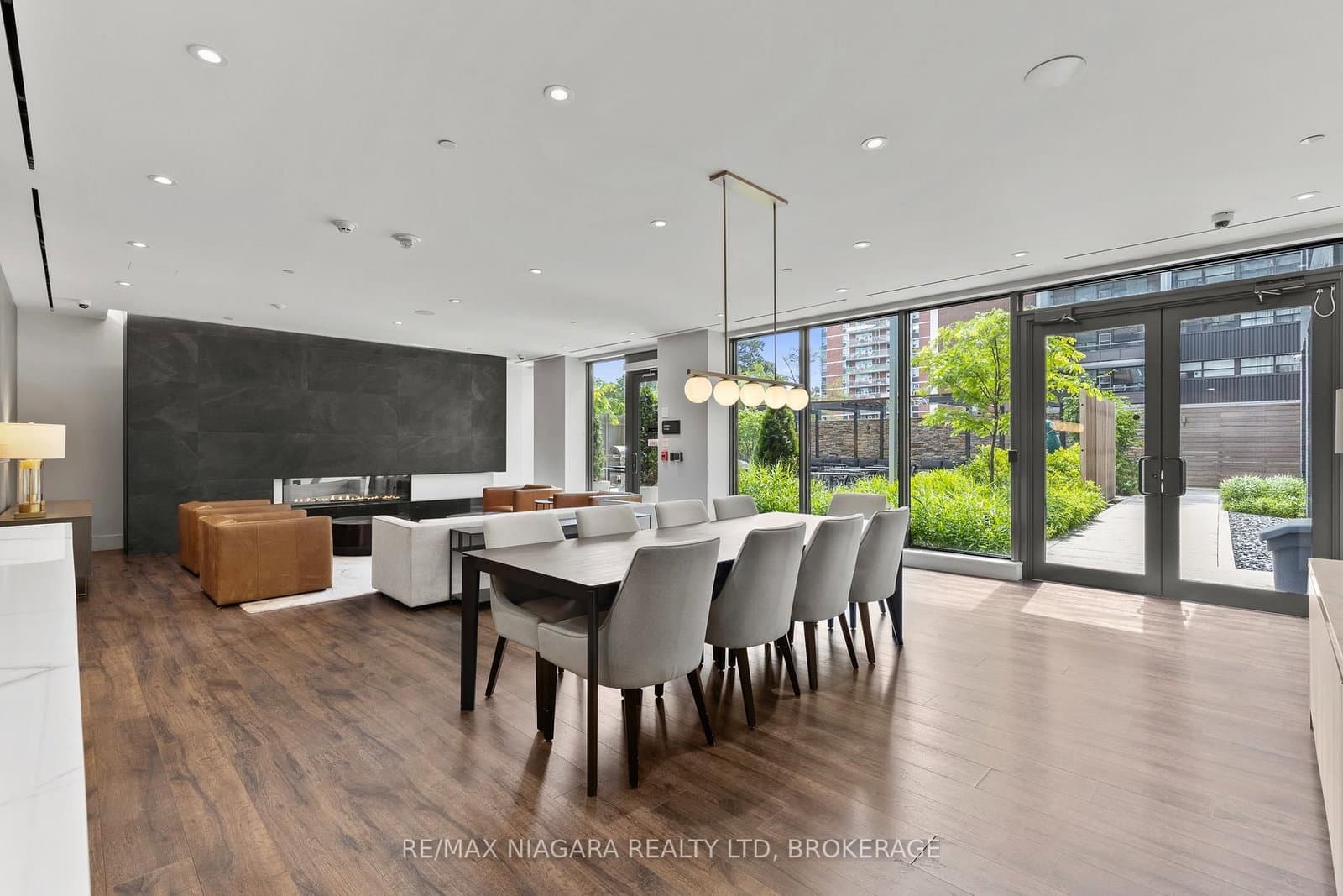 21 Park Street E, Unit 717 thumbnail 31