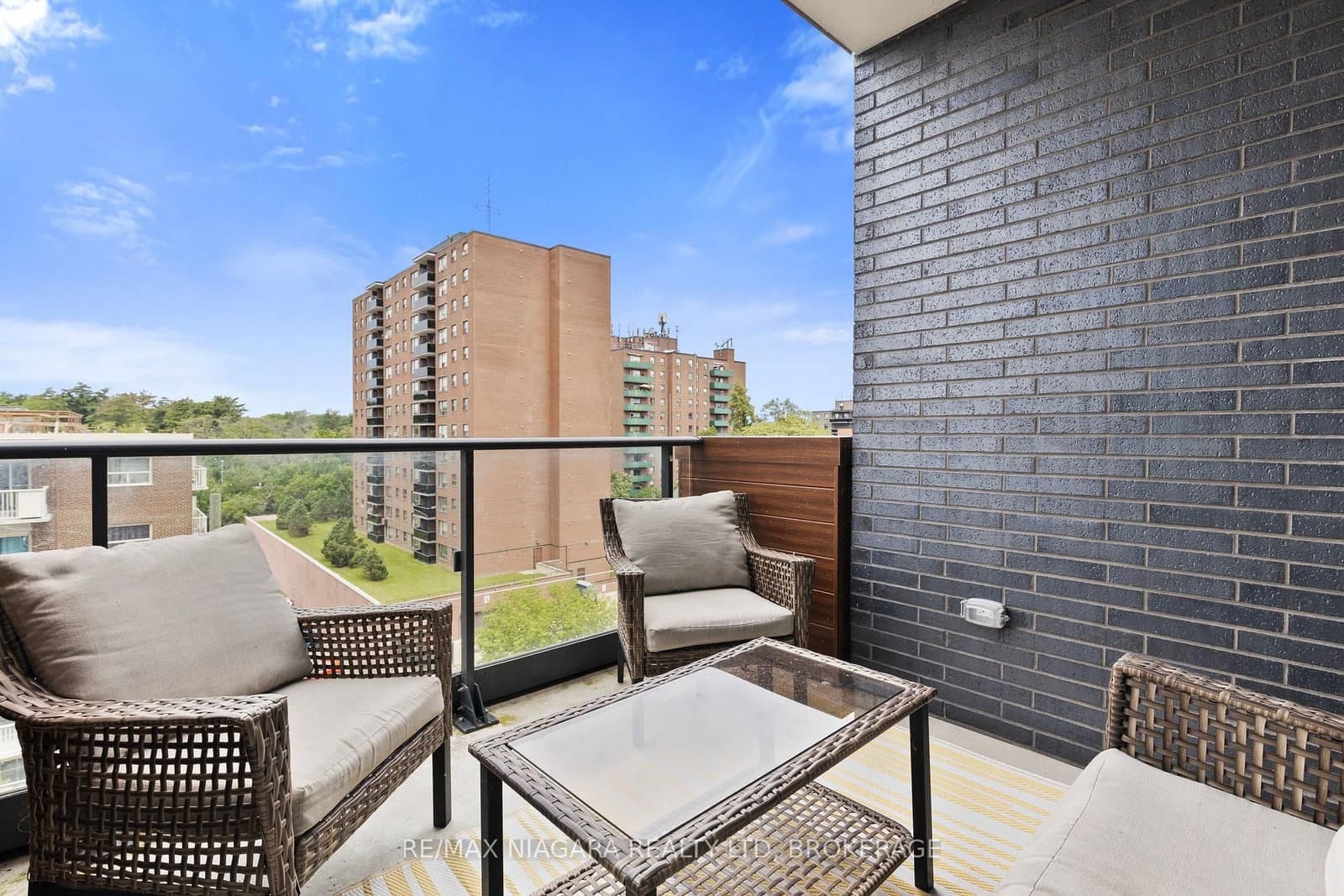 21 Park Street E, Unit 717 thumbnail 4