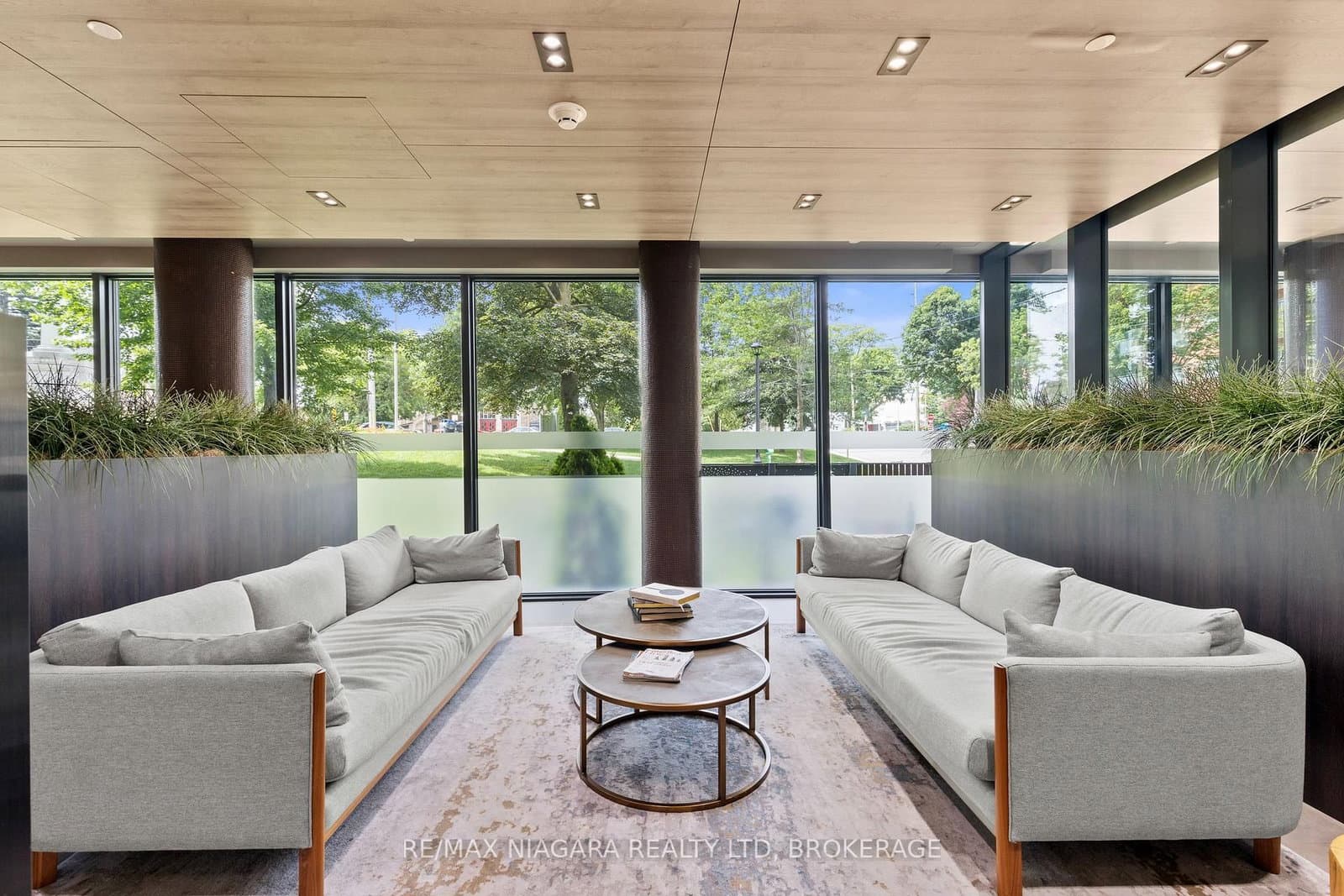 21 Park Street E, Unit 717 thumbnail 8