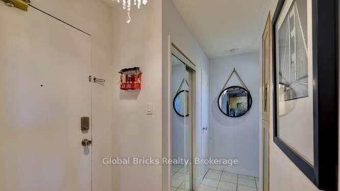 49 Queen Street E, Unit 501 thumbnail 4