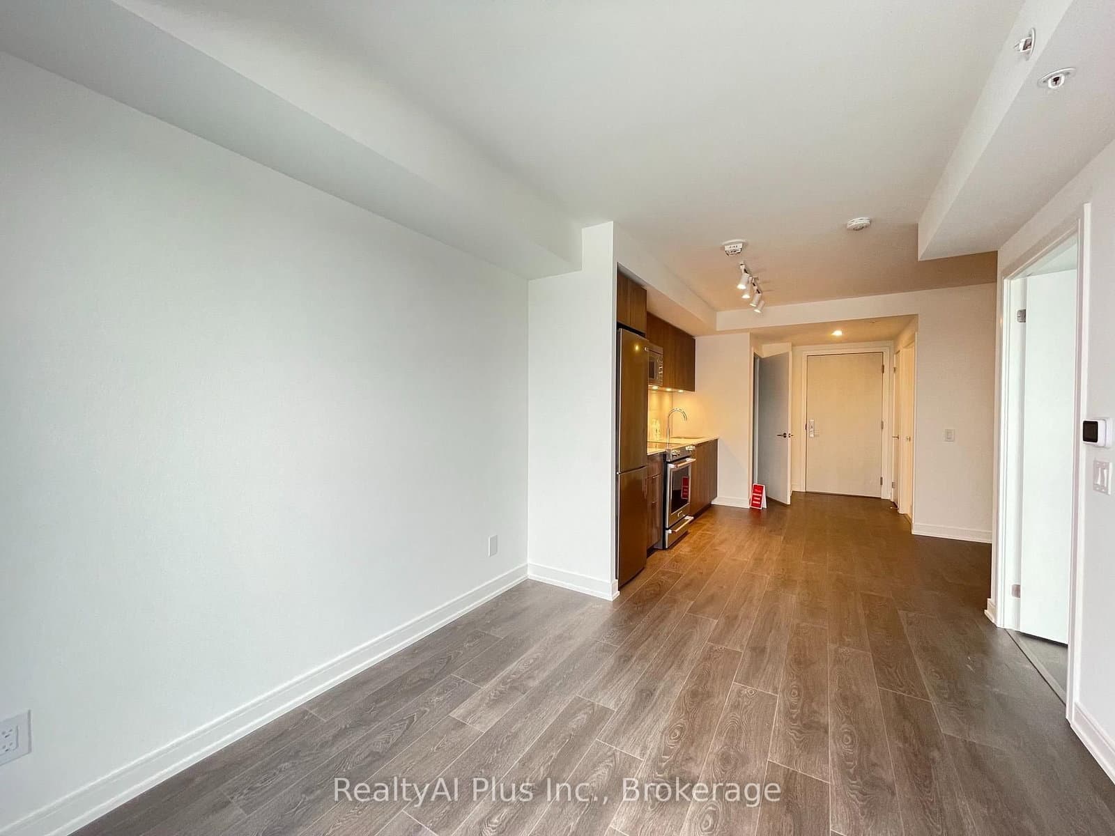 30 Samuel Wood Way, Unit 2405 thumbnail 6