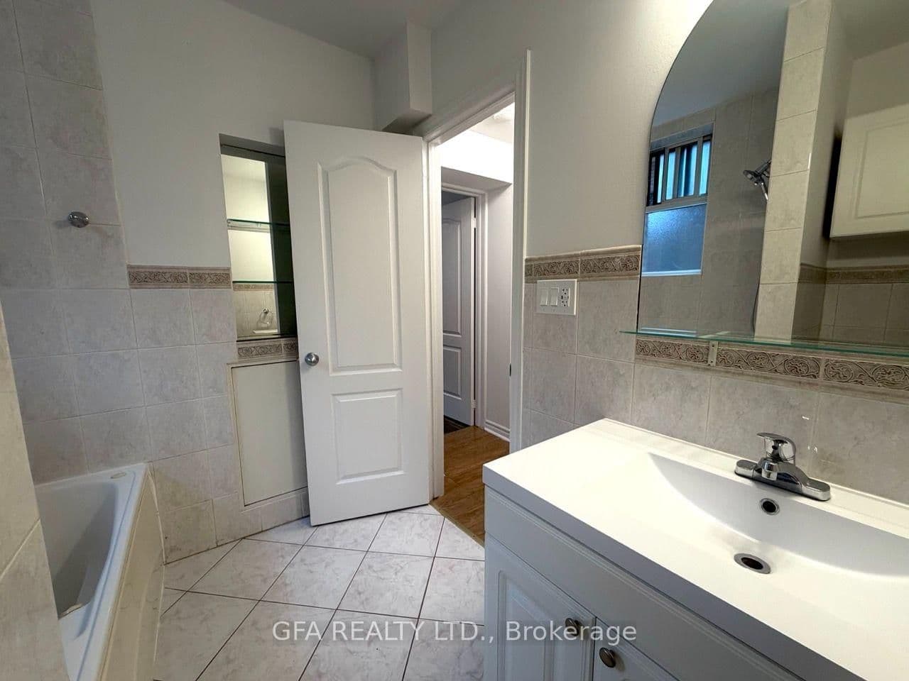 16 Arrowsmith Avenue, Unit B thumbnail 14