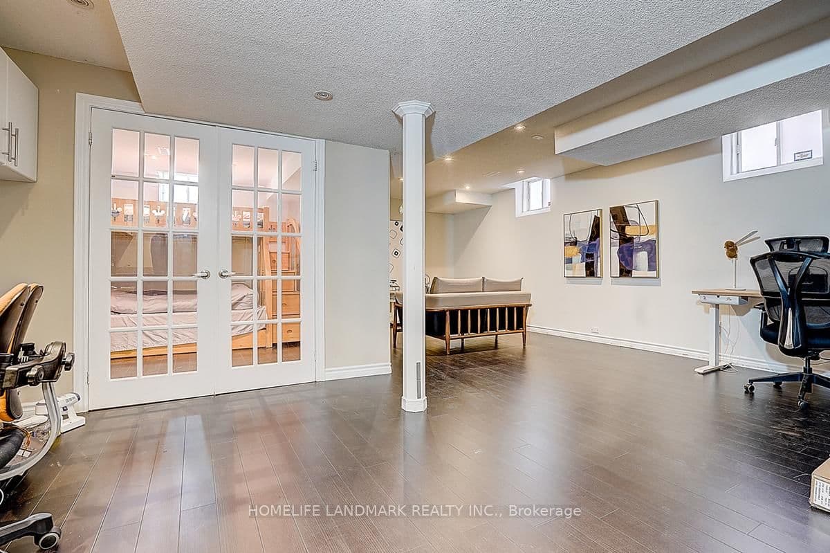 2455 Felhaber Crescent thumbnail 35