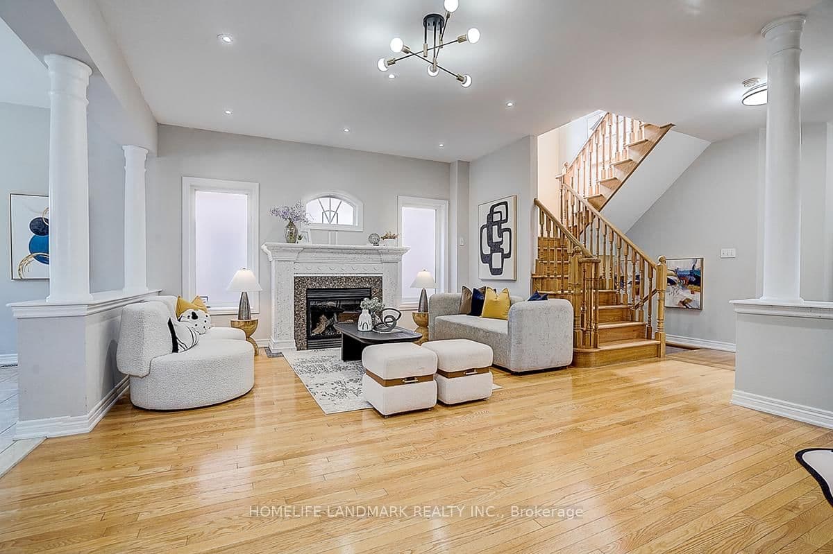 2455 Felhaber Crescent thumbnail 9