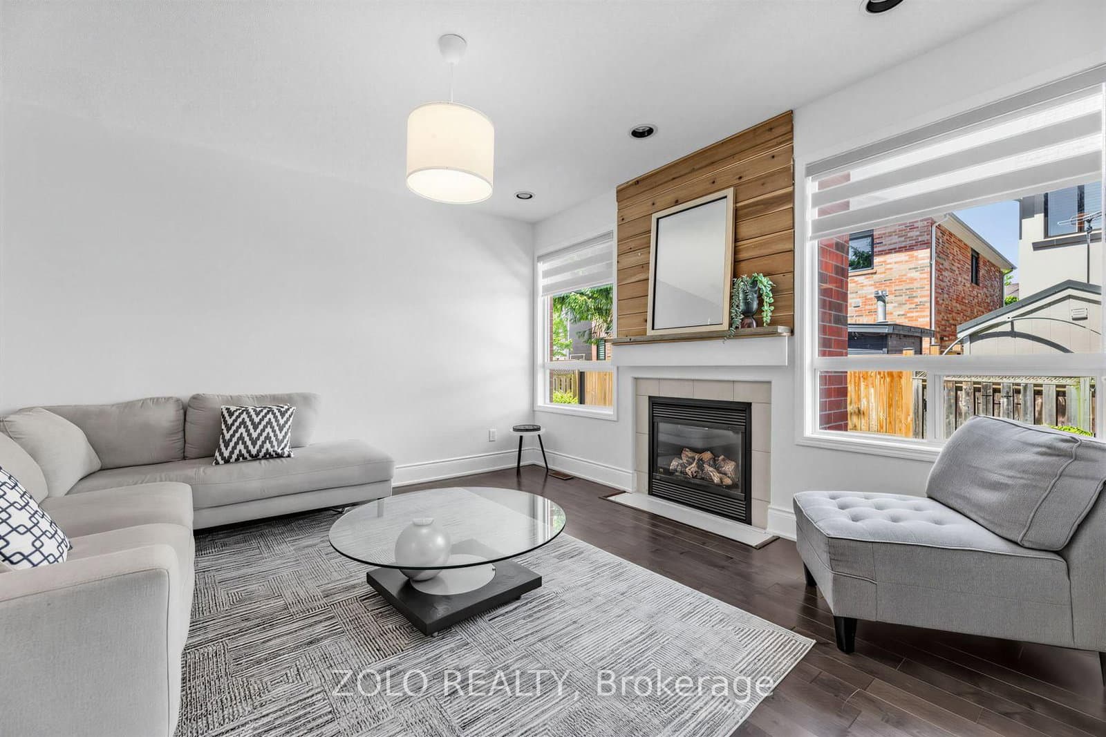 1580 Earl Crescent thumbnail 10