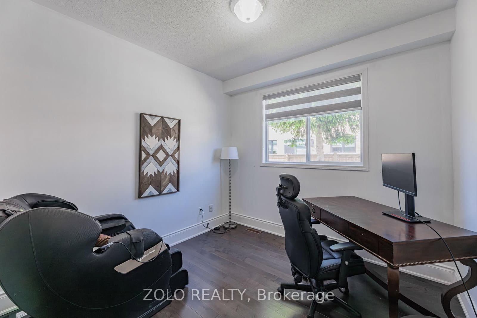 1580 Earl Crescent thumbnail 6