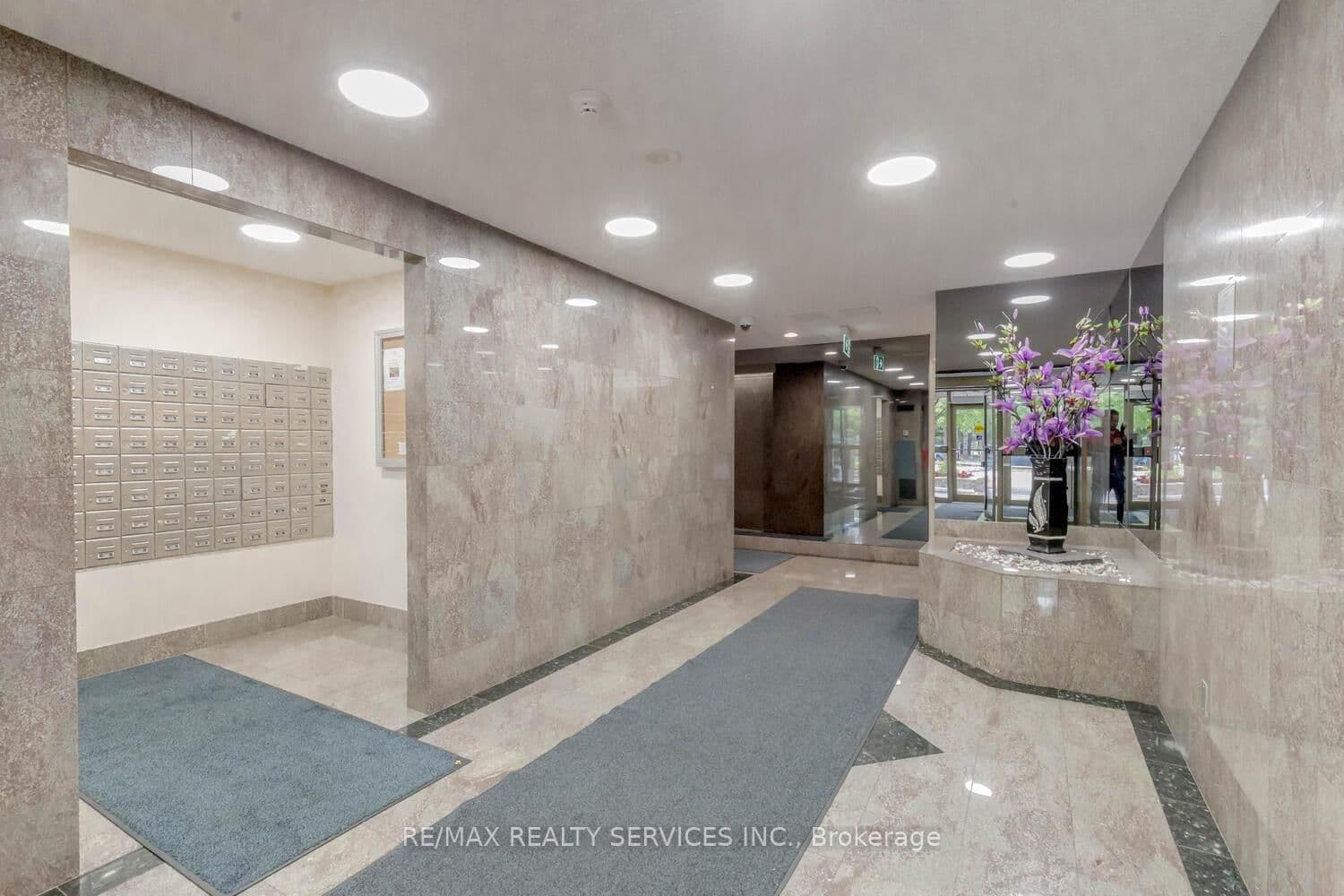 30 Malta Avenue, Unit 308 thumbnail 3
