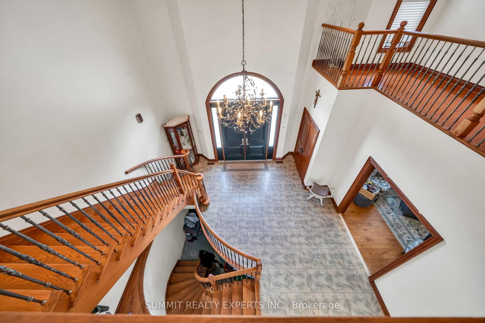 7728 Mayfield Road thumbnail 10