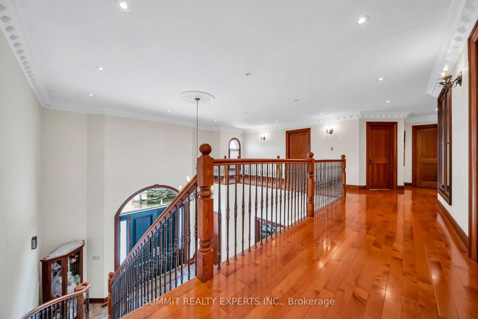 7728 Mayfield Road thumbnail 11