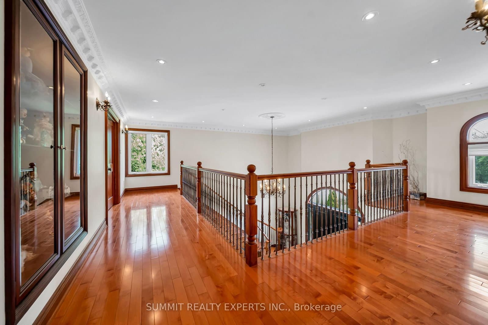 7728 Mayfield Road thumbnail 17