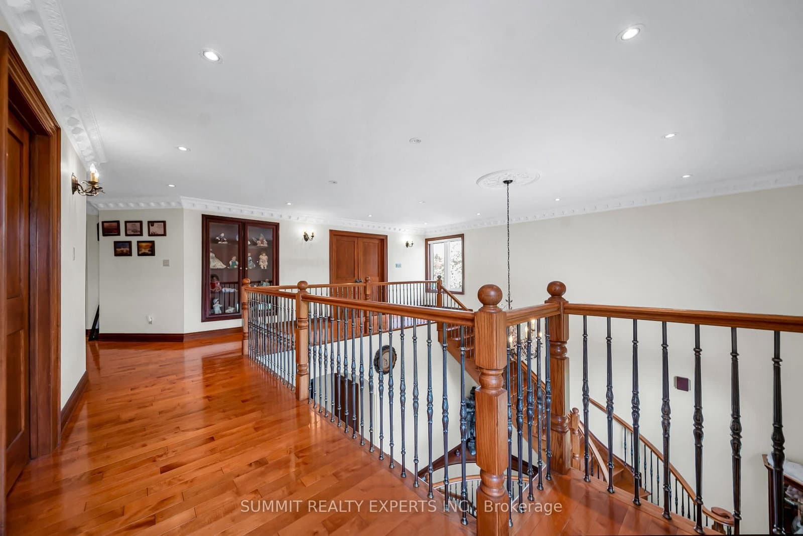 7728 Mayfield Road thumbnail 19