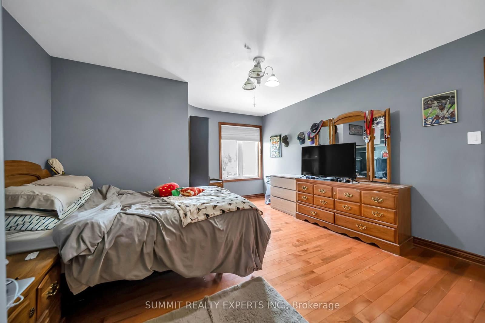 7728 Mayfield Road thumbnail 22
