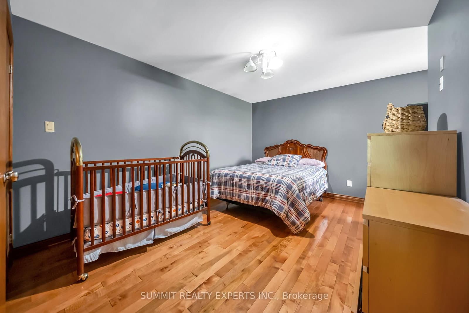 7728 Mayfield Road thumbnail 23