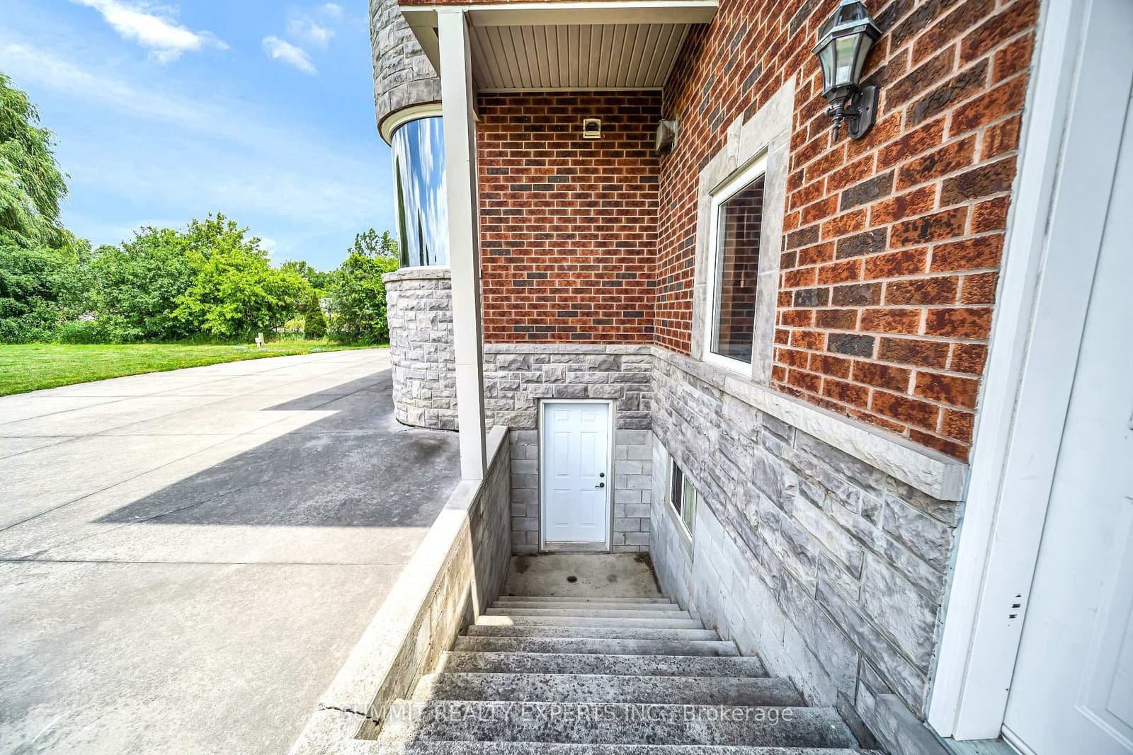 7728 Mayfield Road thumbnail 30