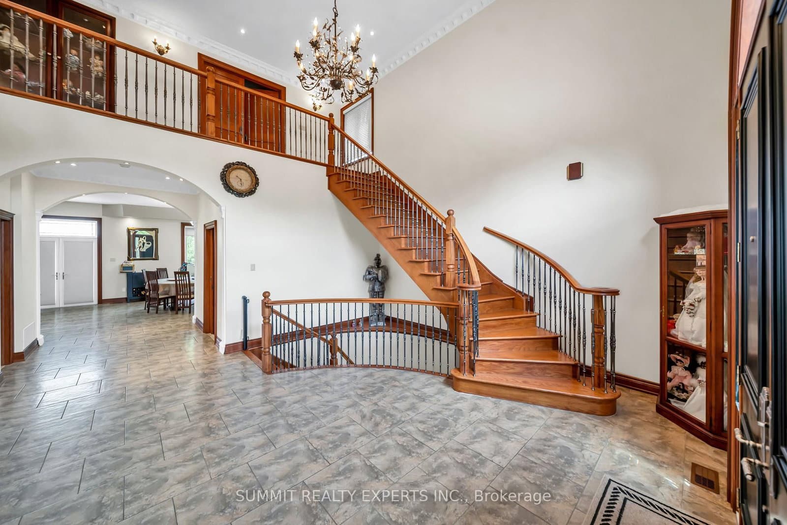 7728 Mayfield Road thumbnail 33