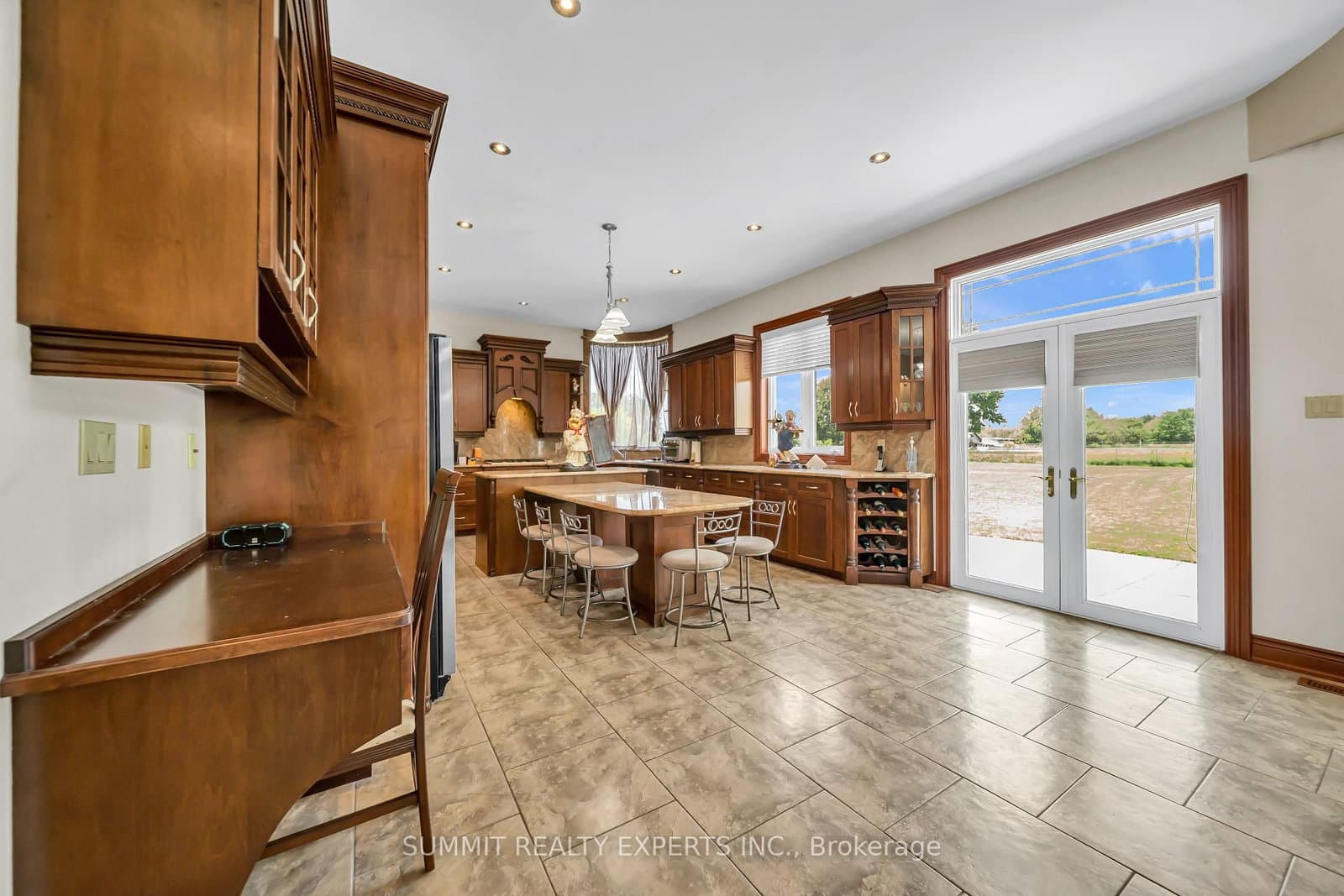 7728 Mayfield Road thumbnail 43