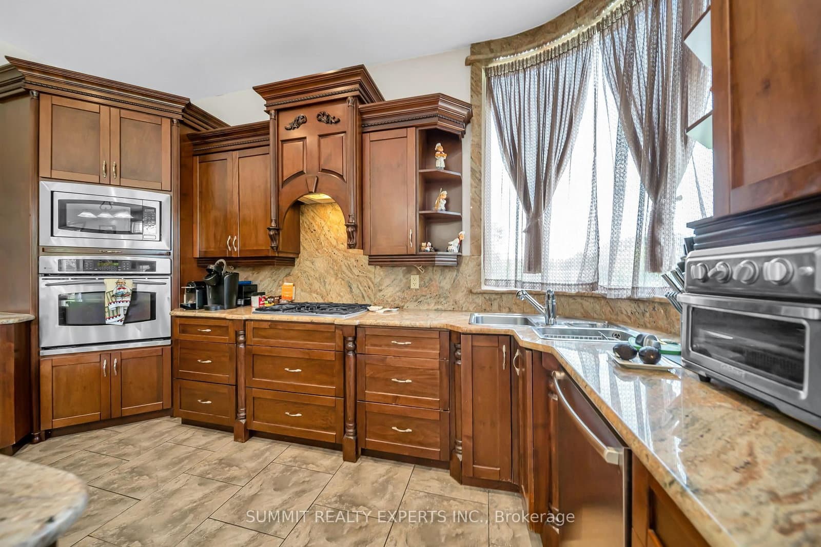7728 Mayfield Road thumbnail 48