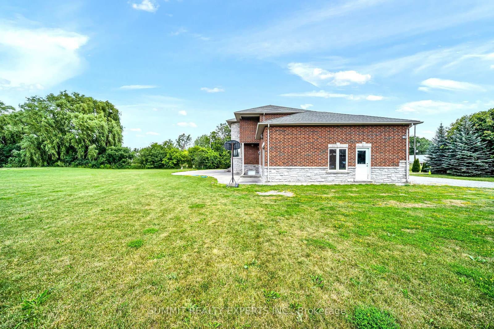 7728 Mayfield Road thumbnail 9