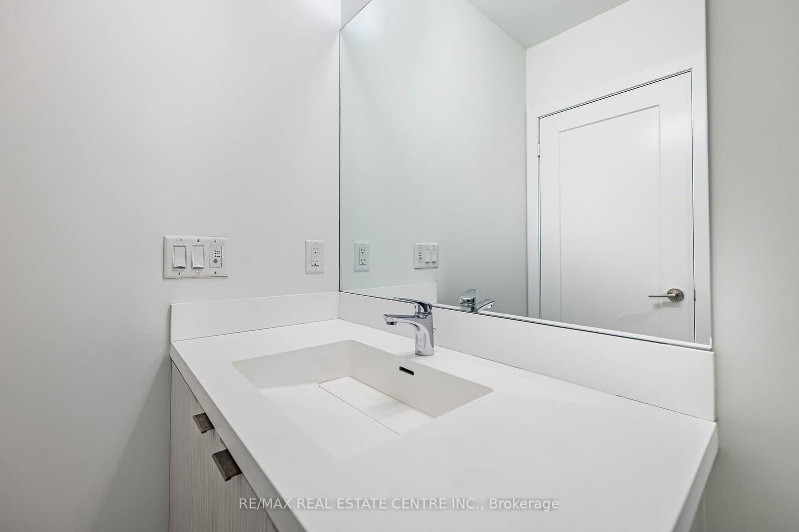 10 Eva Road, Unit ph01 thumbnail 43