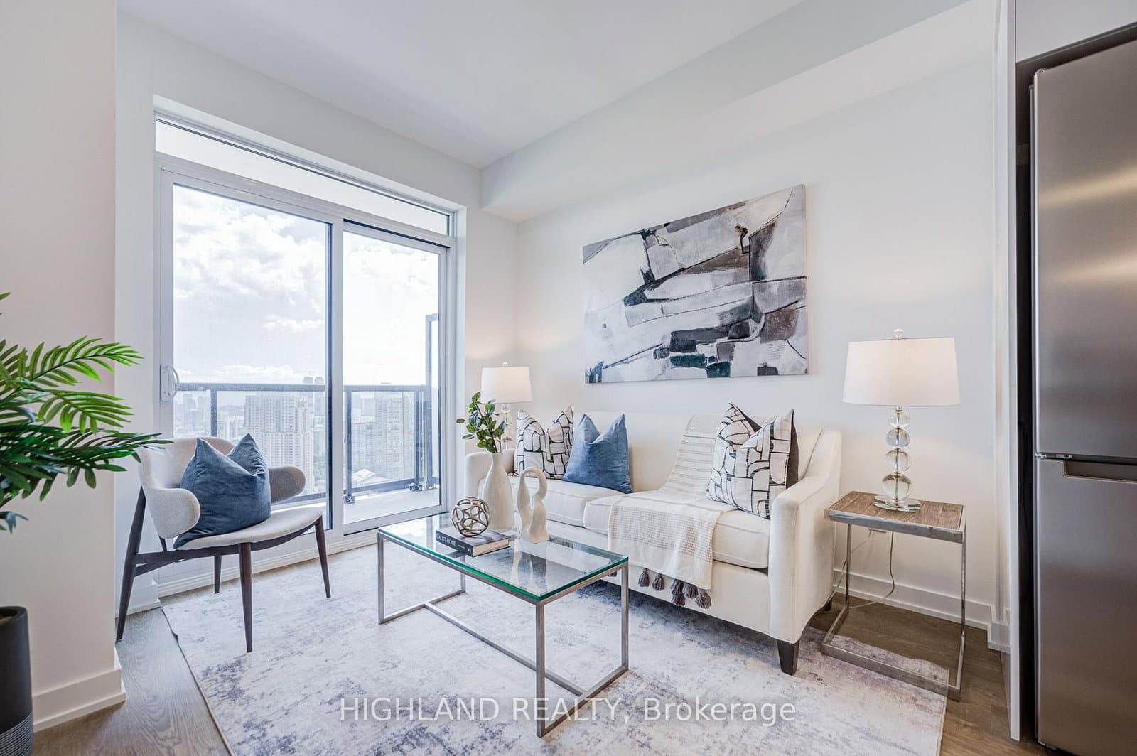 #3103 - 5081 Hurontario Street