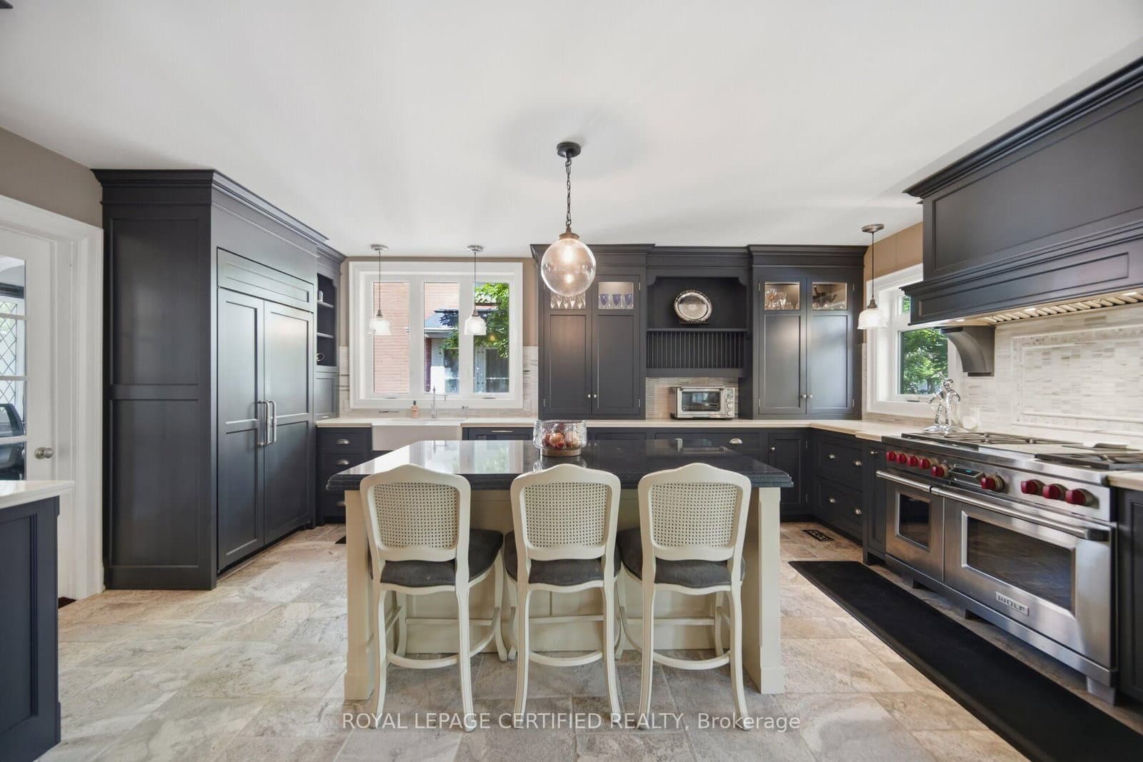 8 Elizabeth Street S thumbnail 14